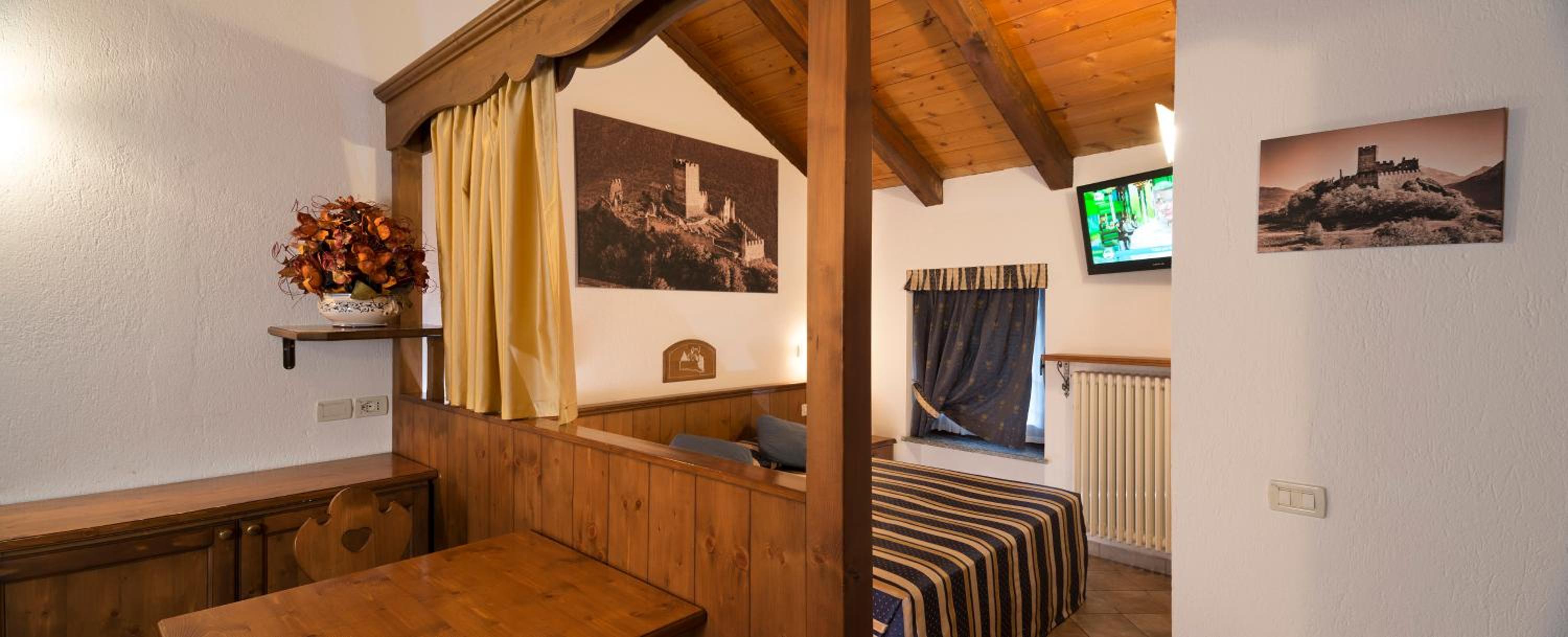 Double or Twin Room - Photo 9