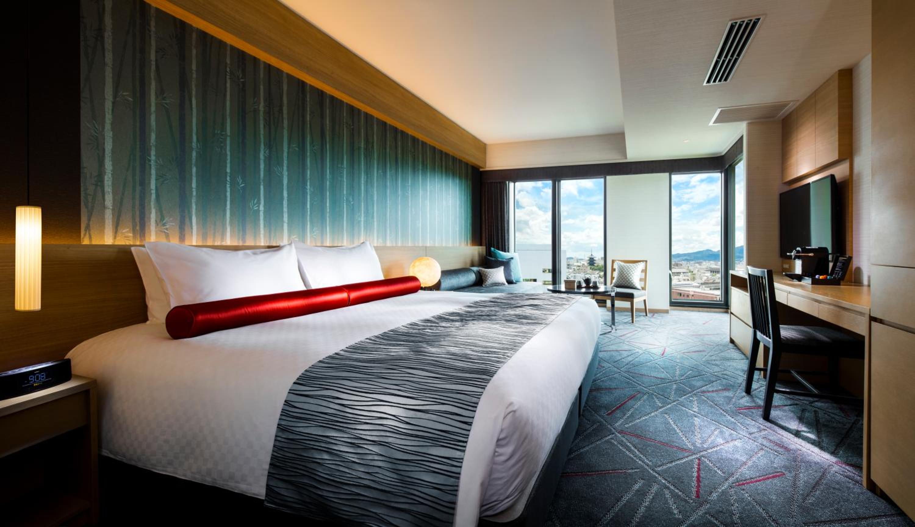 Deluxe Double Room - Premium Floor - Non-Smoking (9th Floor) - Photo 1