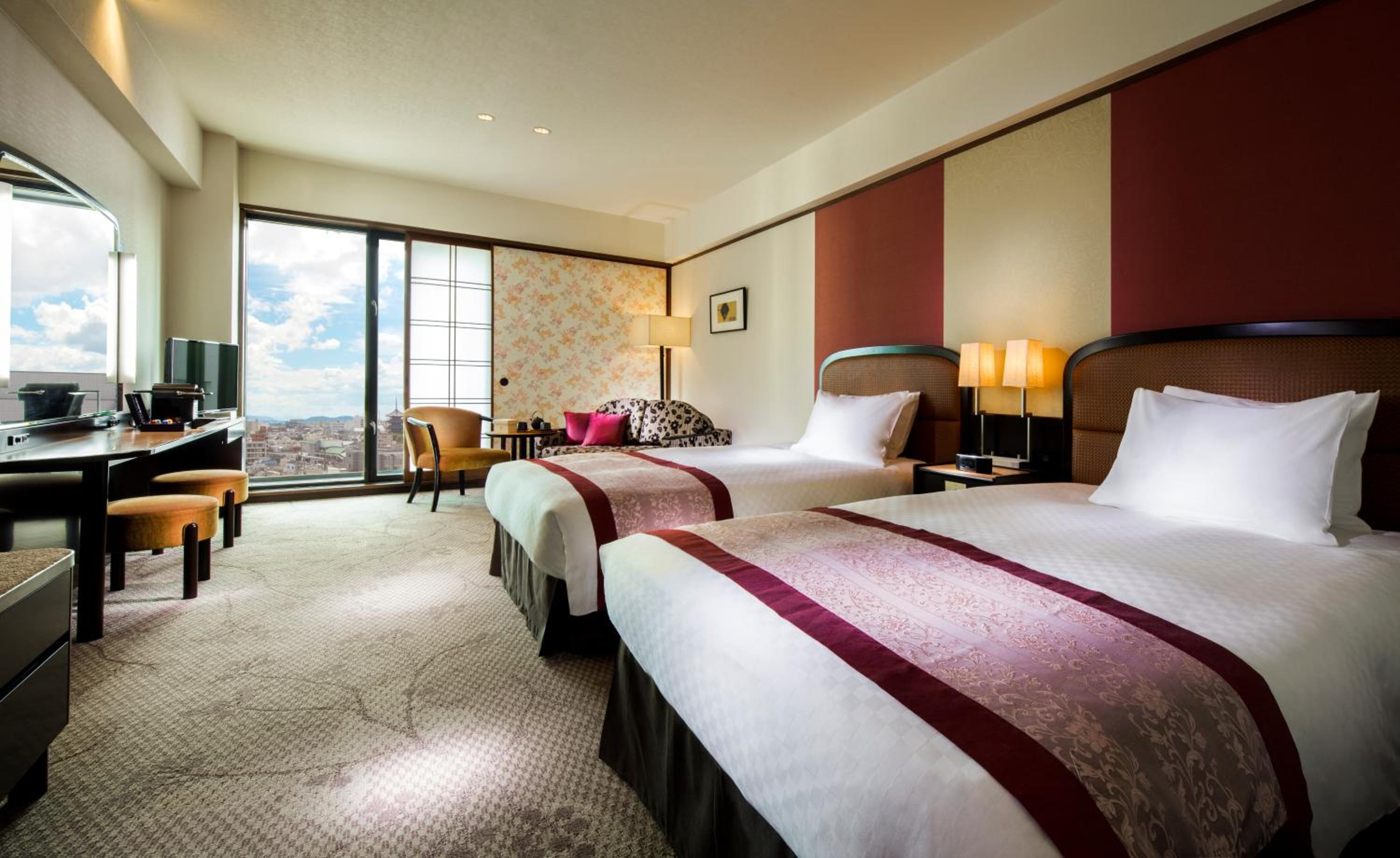 Deluxe Twin Room - High Floor - Non-Smoking - Photo 1