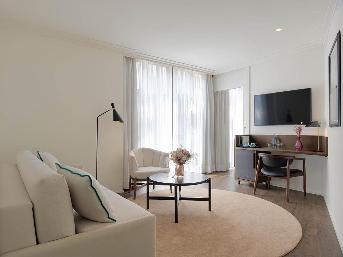 Deluxe Suite
