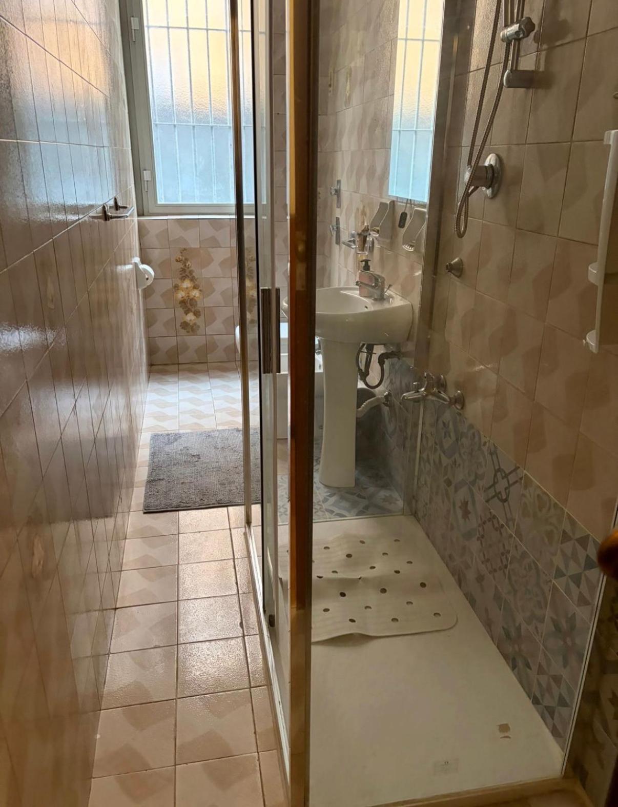 Standard Twin Room with Shared Bathroom