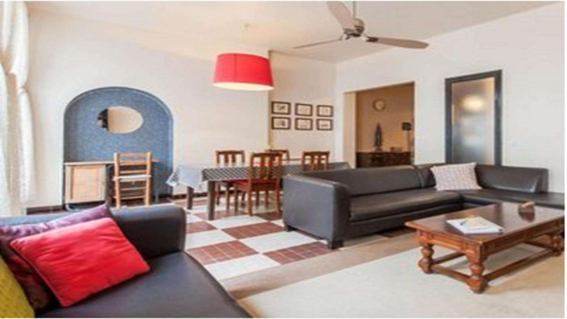 Apartment with Balcony photo 3