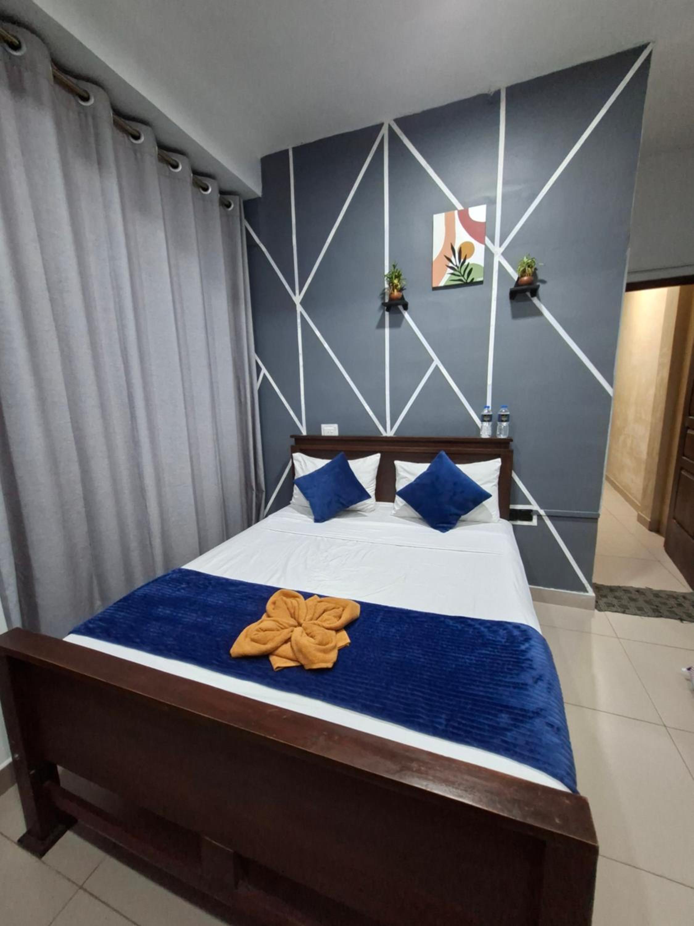 Standard Double Room with Fan - Photo 15