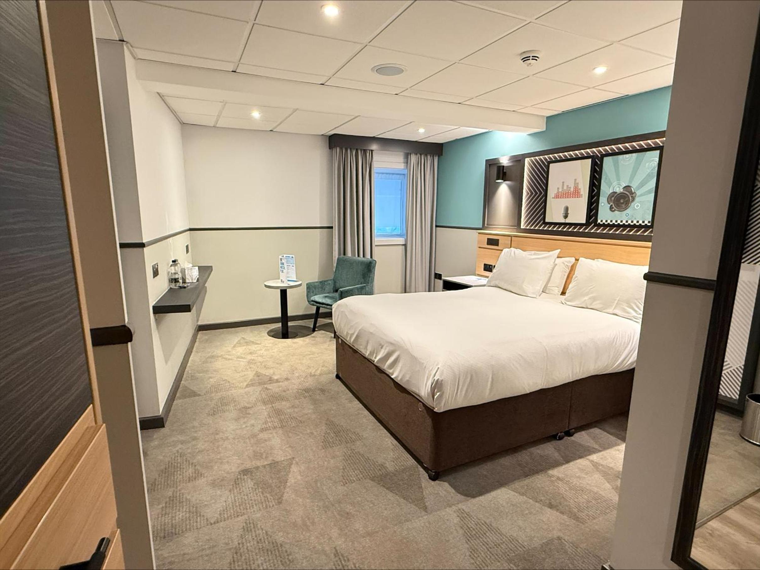 Deluxe Queen Room photo 2