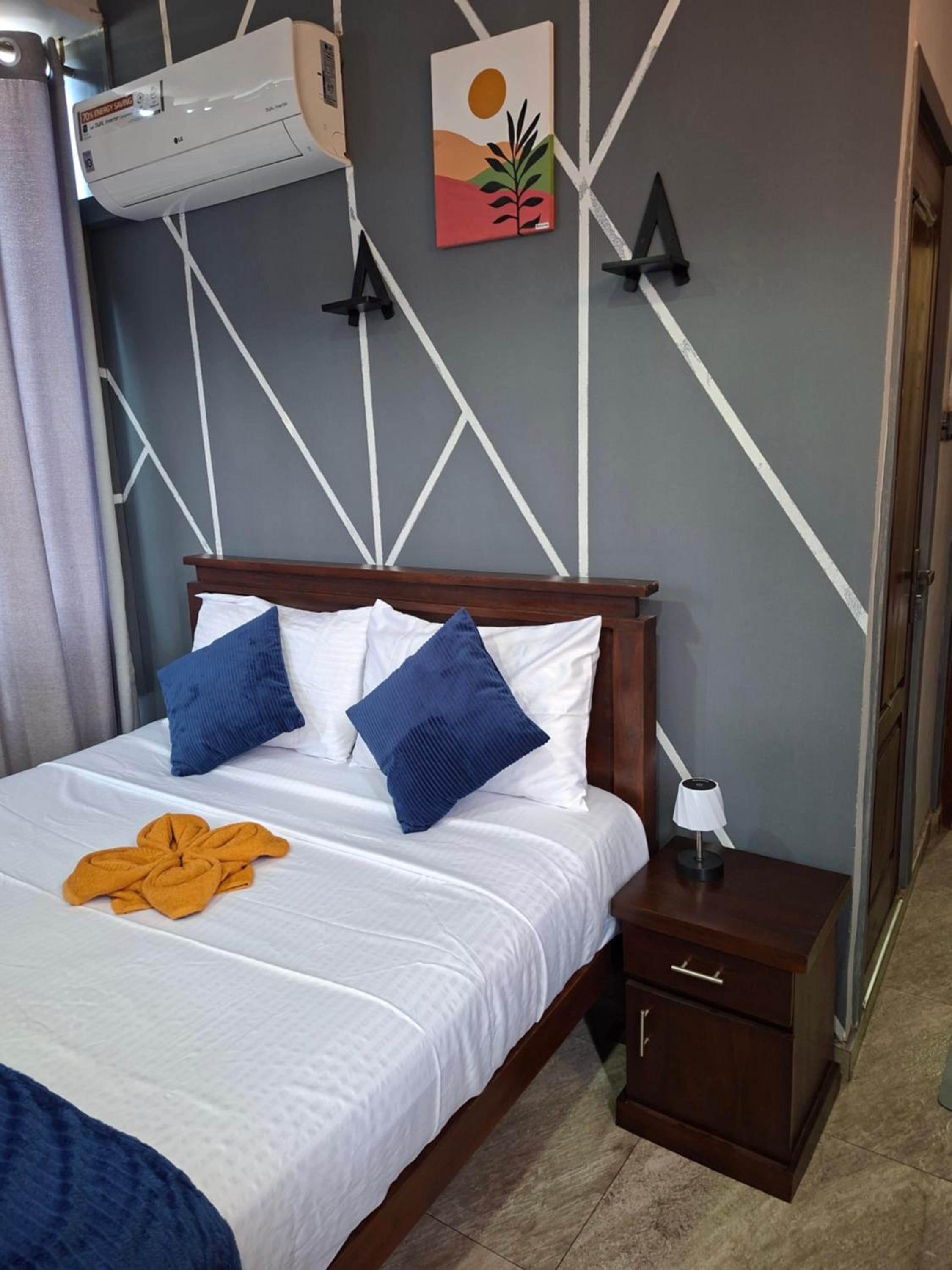 Standard Double Room - Photo 10