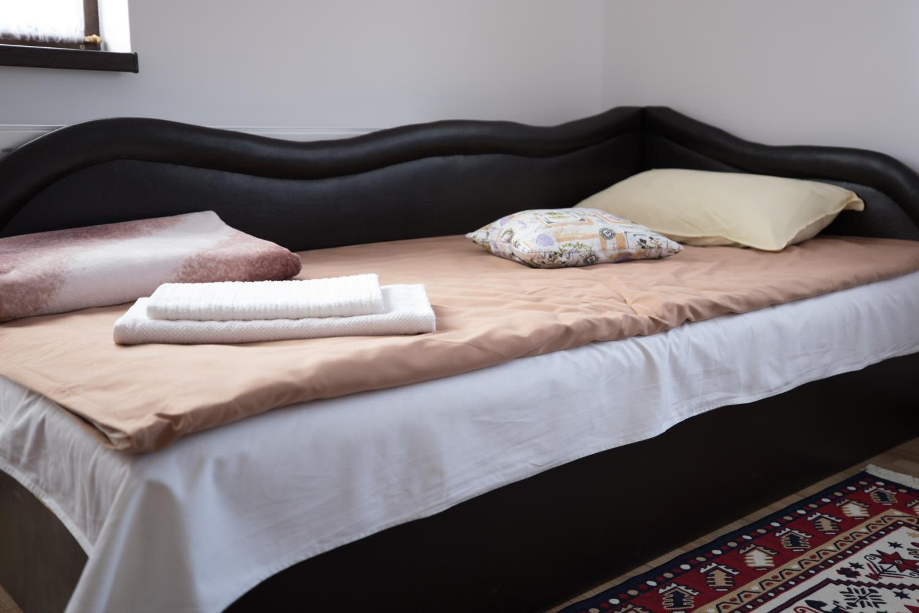 Double Room with Shared Bathroom photo 3