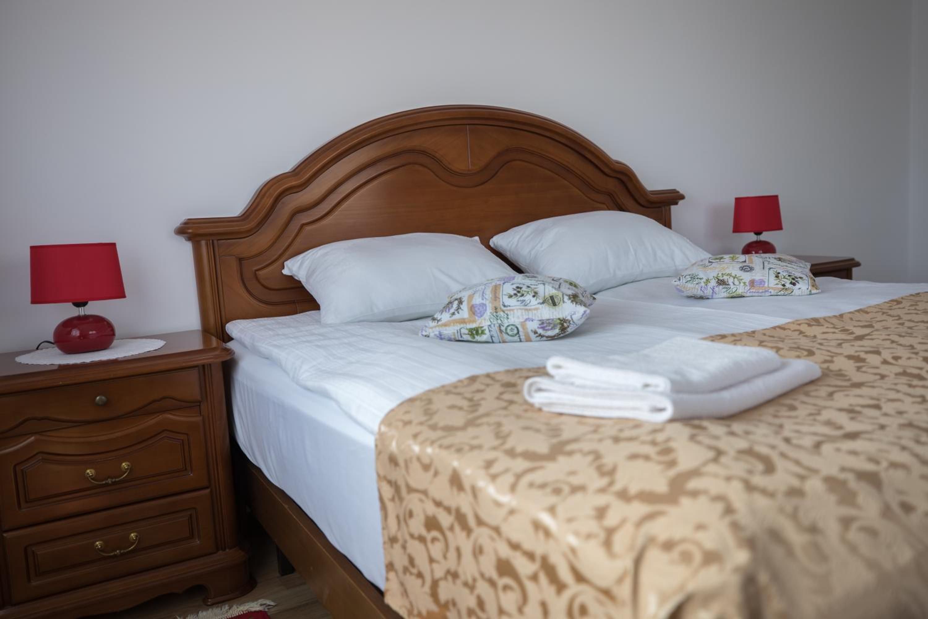 Double Room with Shared Bathroom photo 1