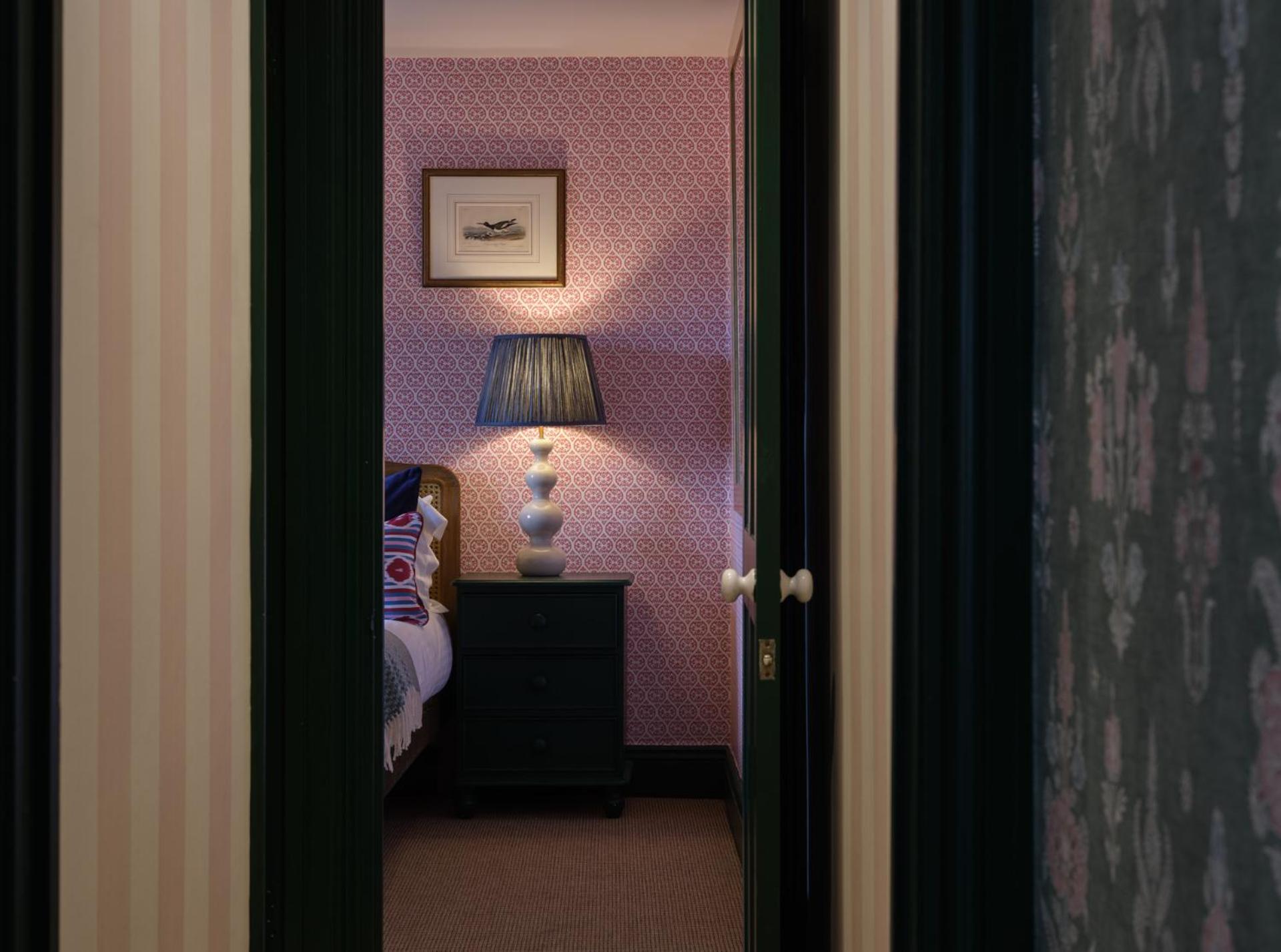 Master Cozy Room- Coach House  photo 1