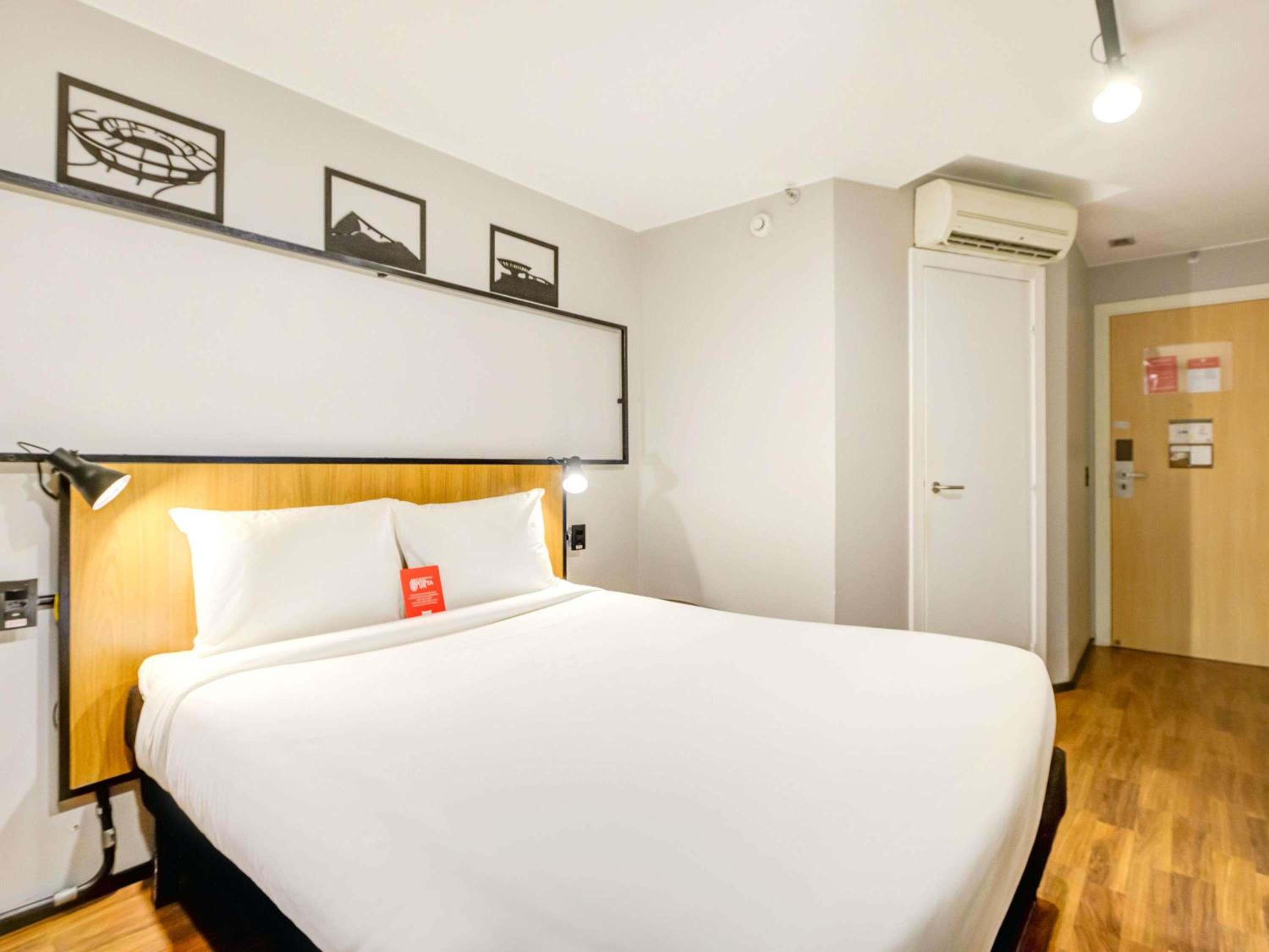 Adapted Standard Double Room photo 2