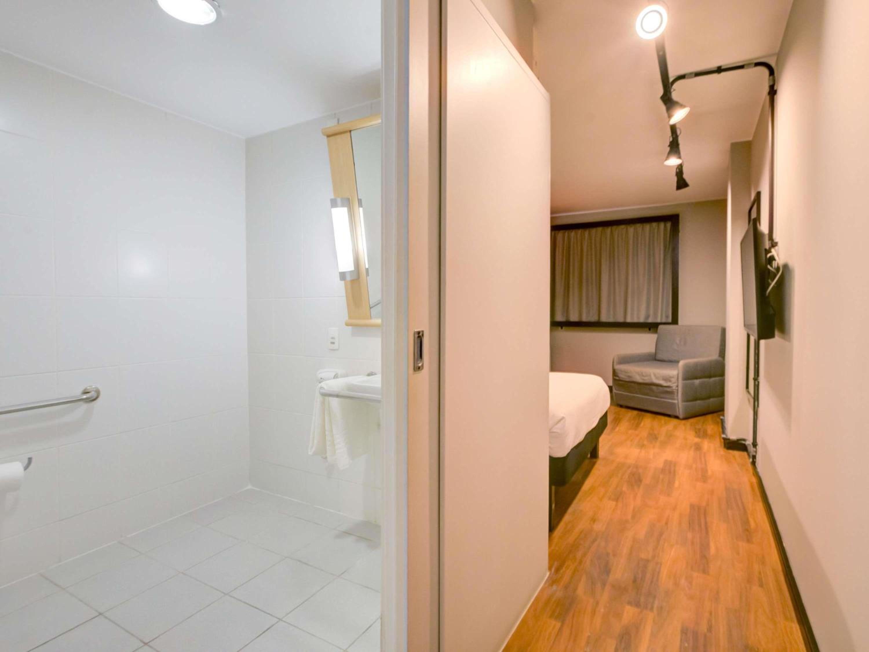 Adapted Standard Double Room photo 1