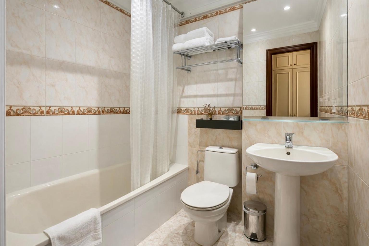 Standard Queen Room