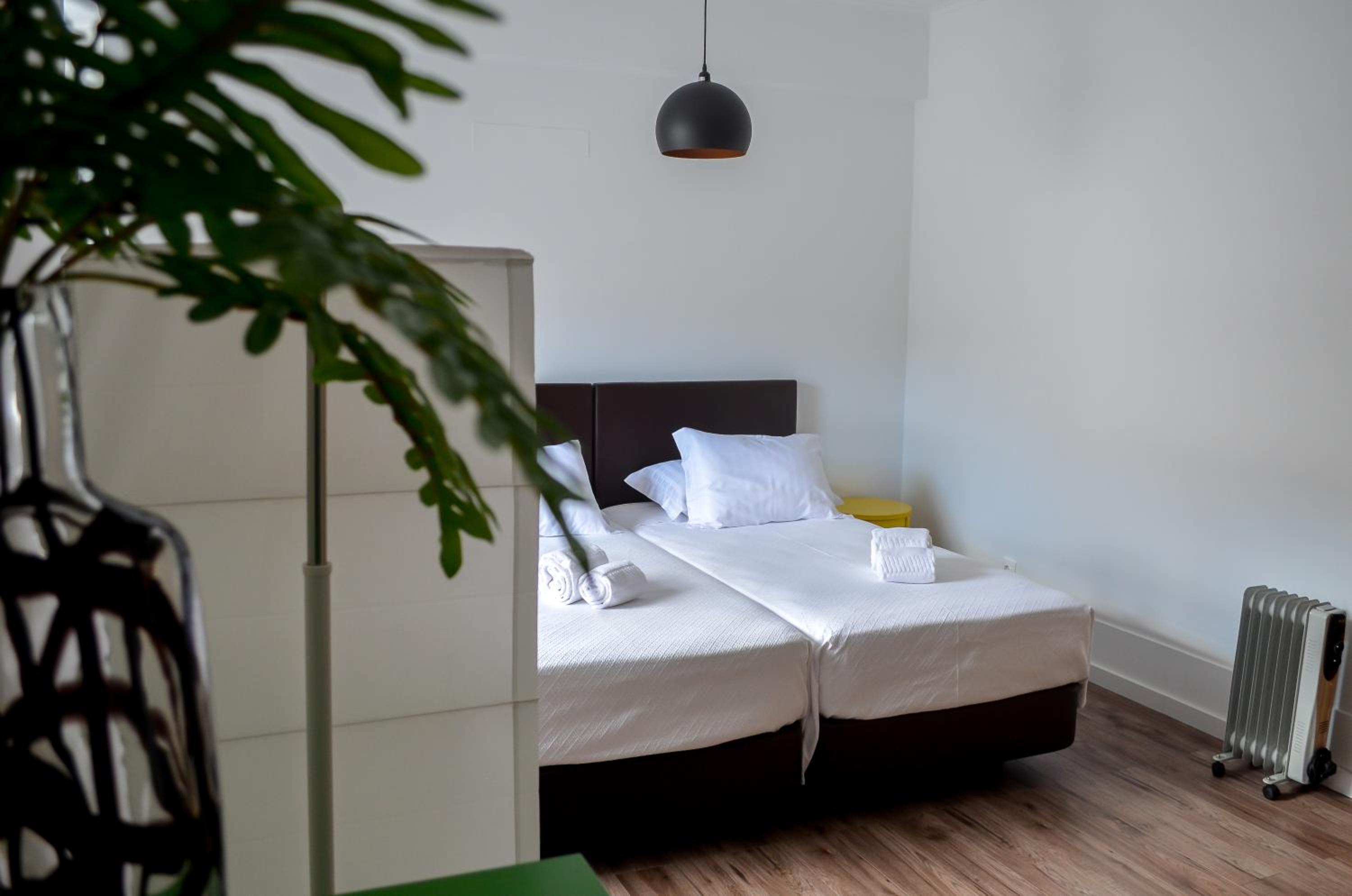 Twin Room with Private External Bathroom photo 1