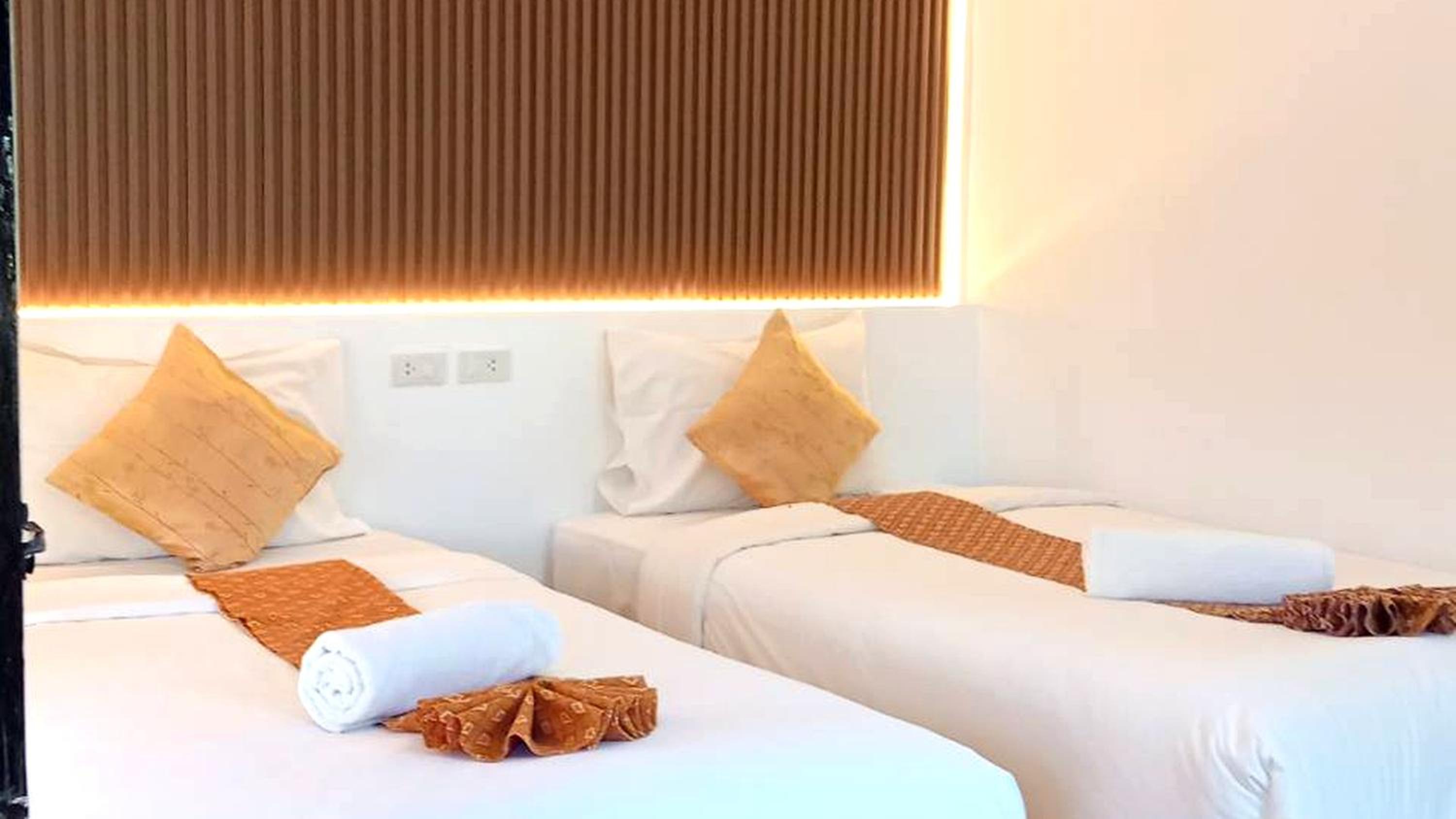 Deluxe Twin Room photo 2