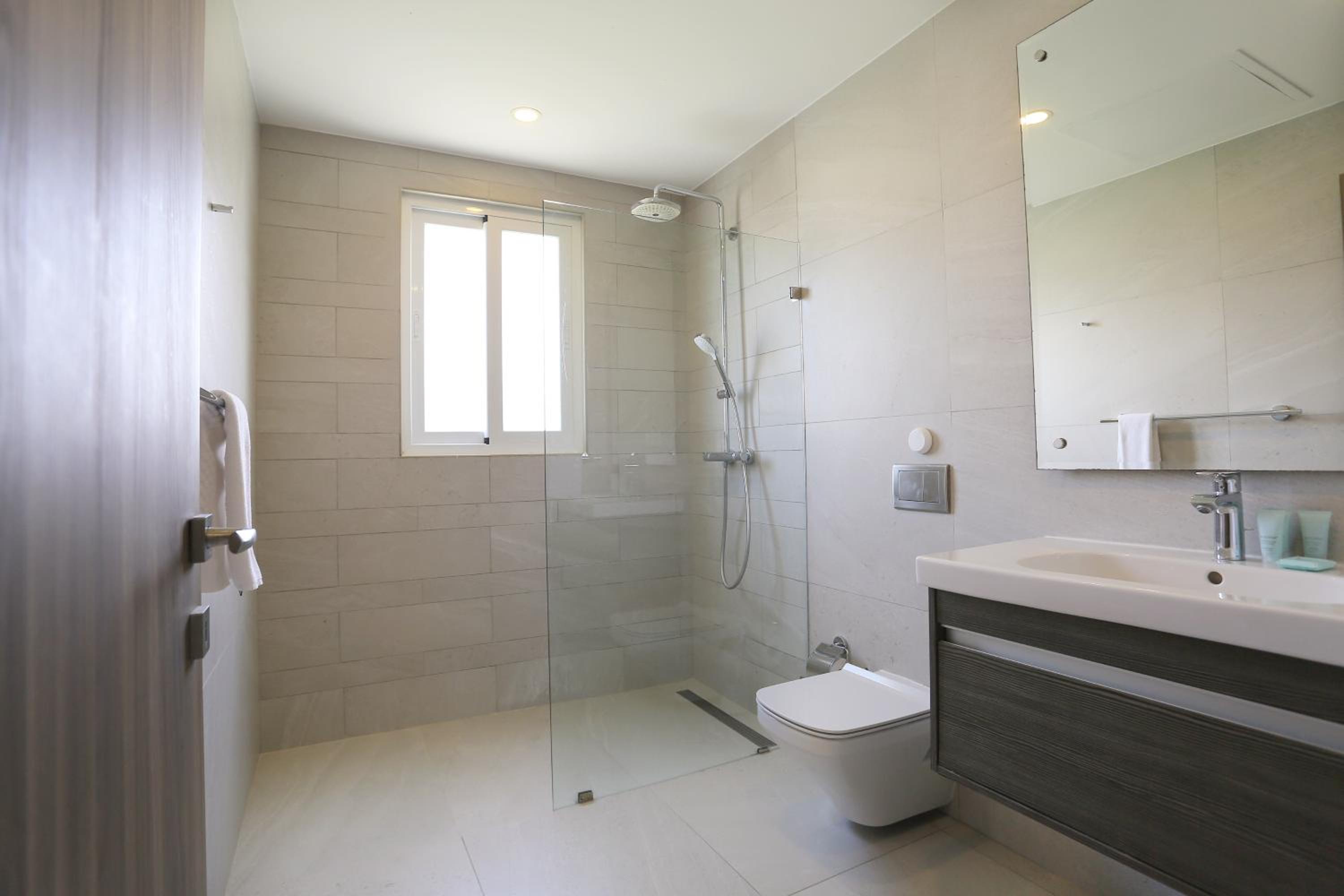 Two-Bedroom Apartment with Balcony and Sea View