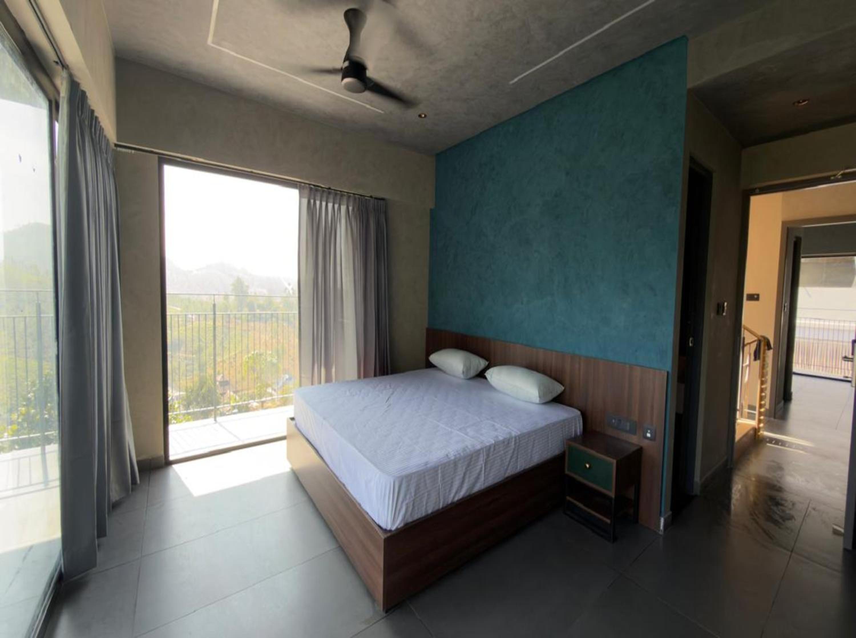 Basic Triple Room photo 3