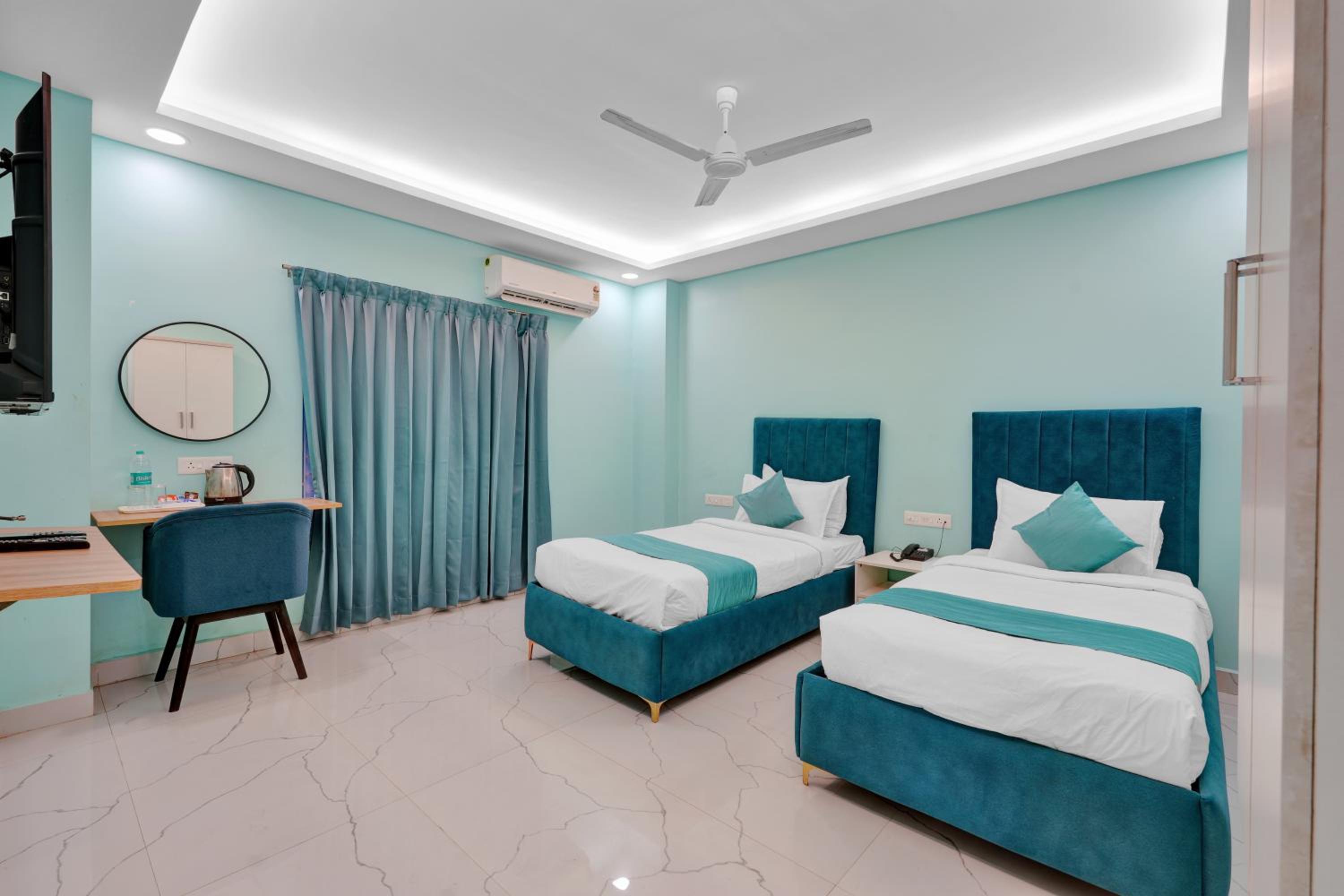 Deluxe Twin Room - Photo 2
