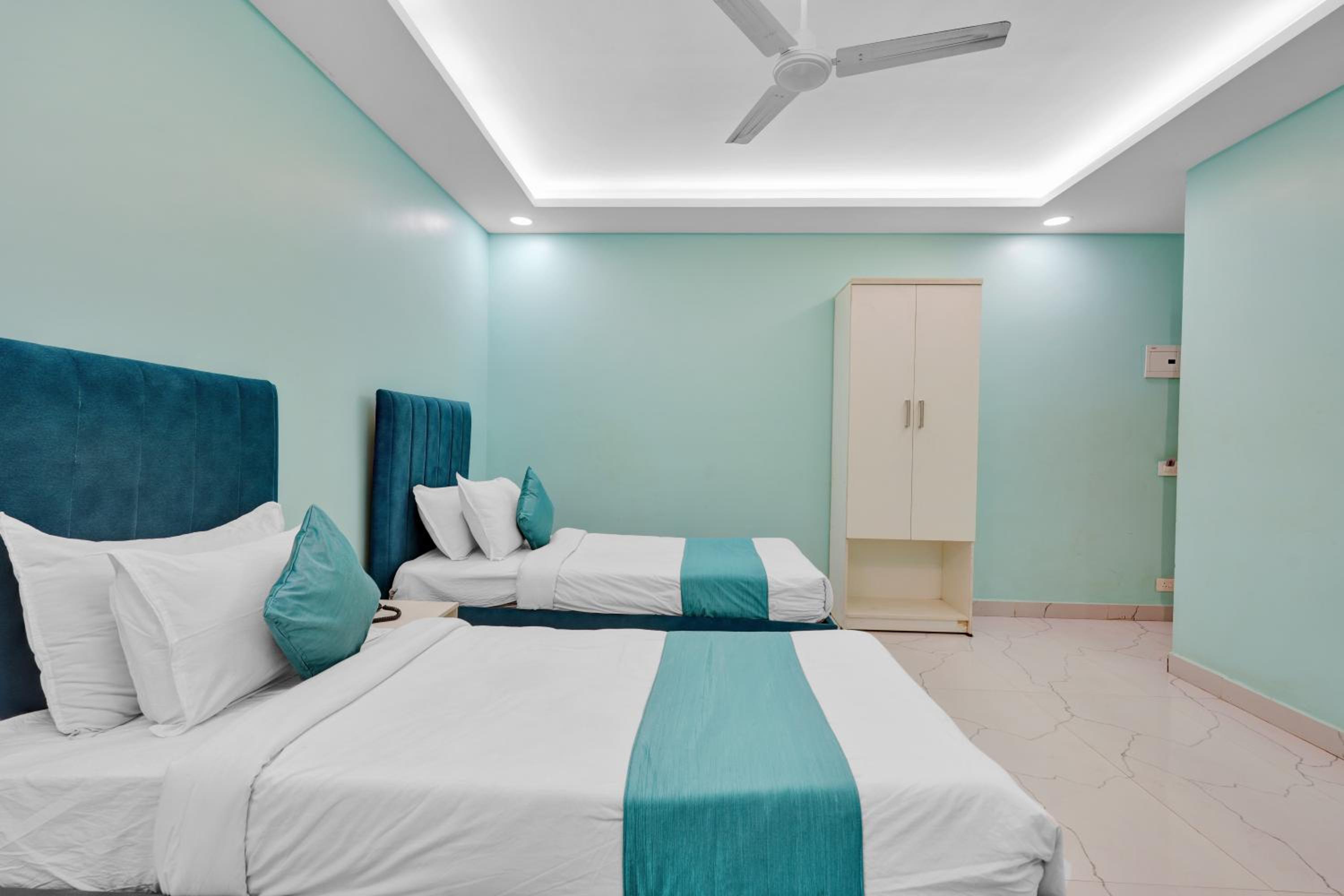 Deluxe Twin Room - Photo 3