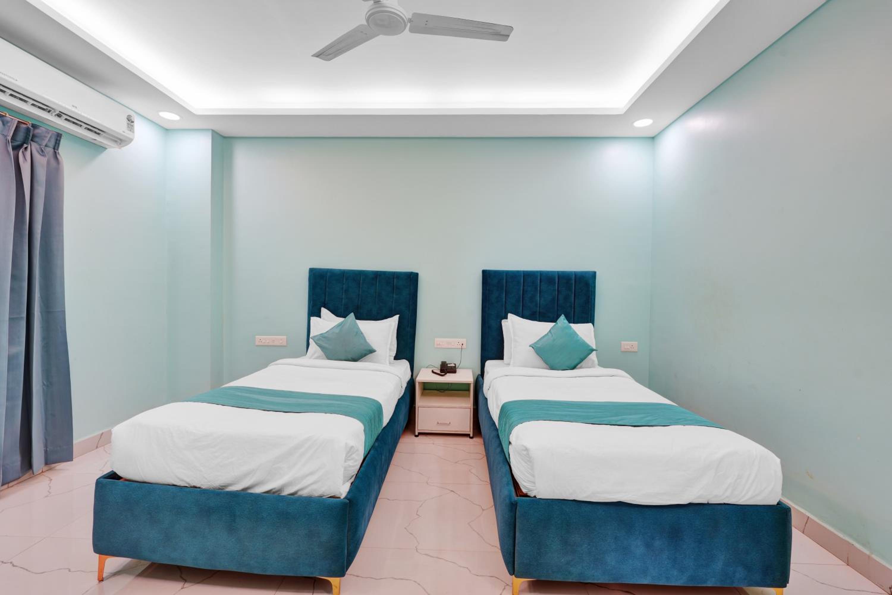 Deluxe Twin Room - Photo 6