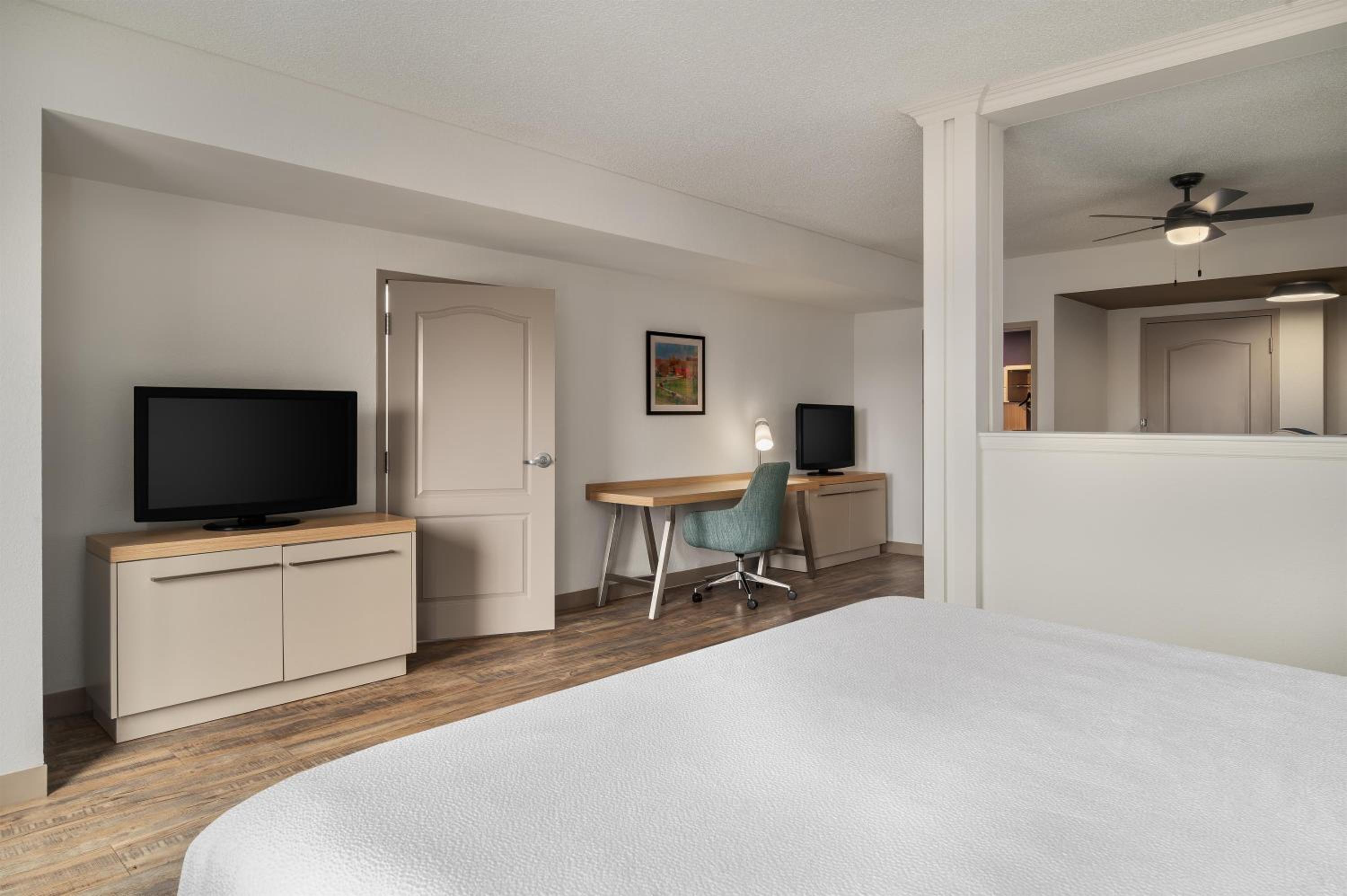 King Suite with Sofa Bed - Photo 3