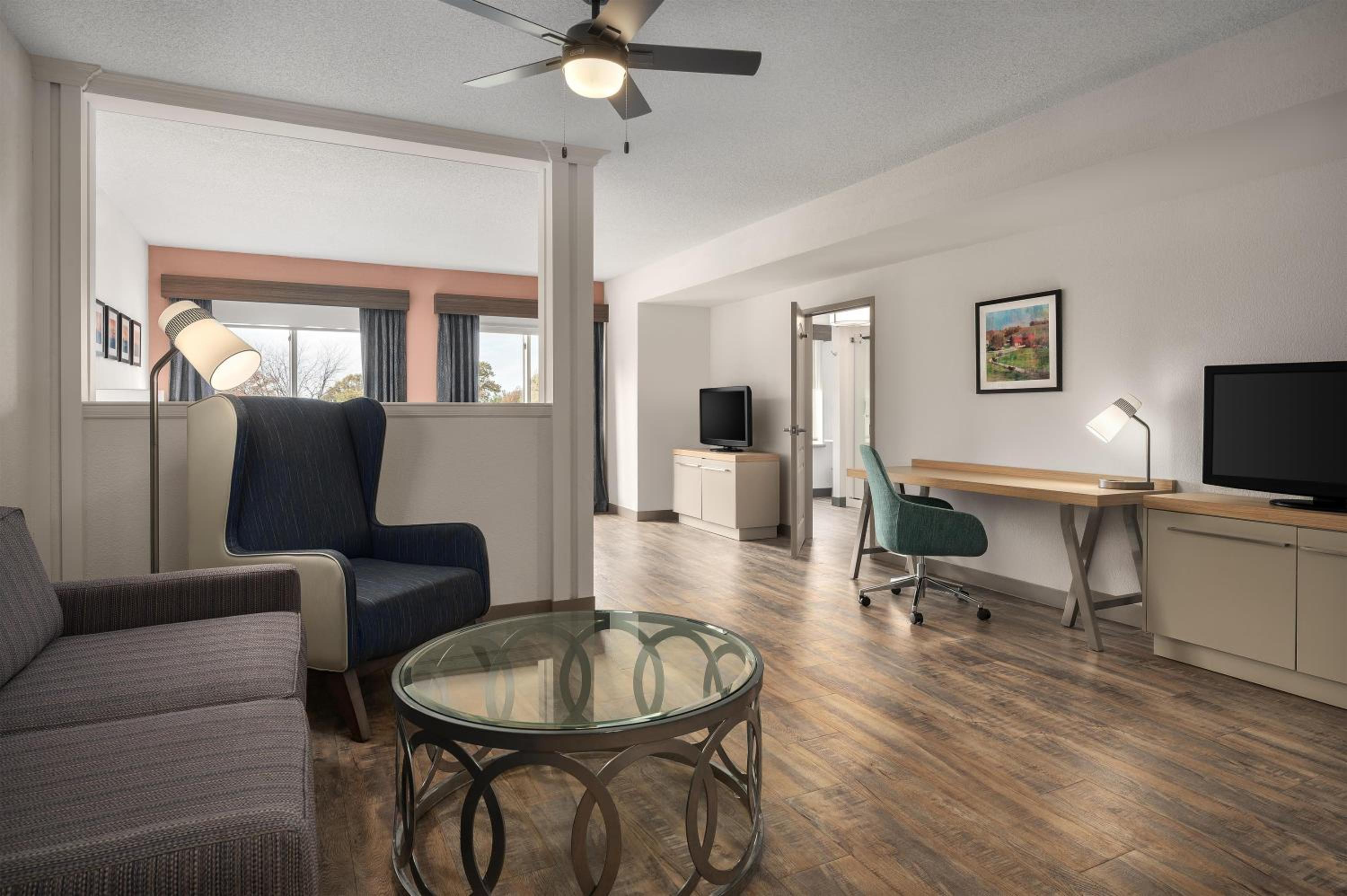 King Suite with Sofa Bed - Photo 5