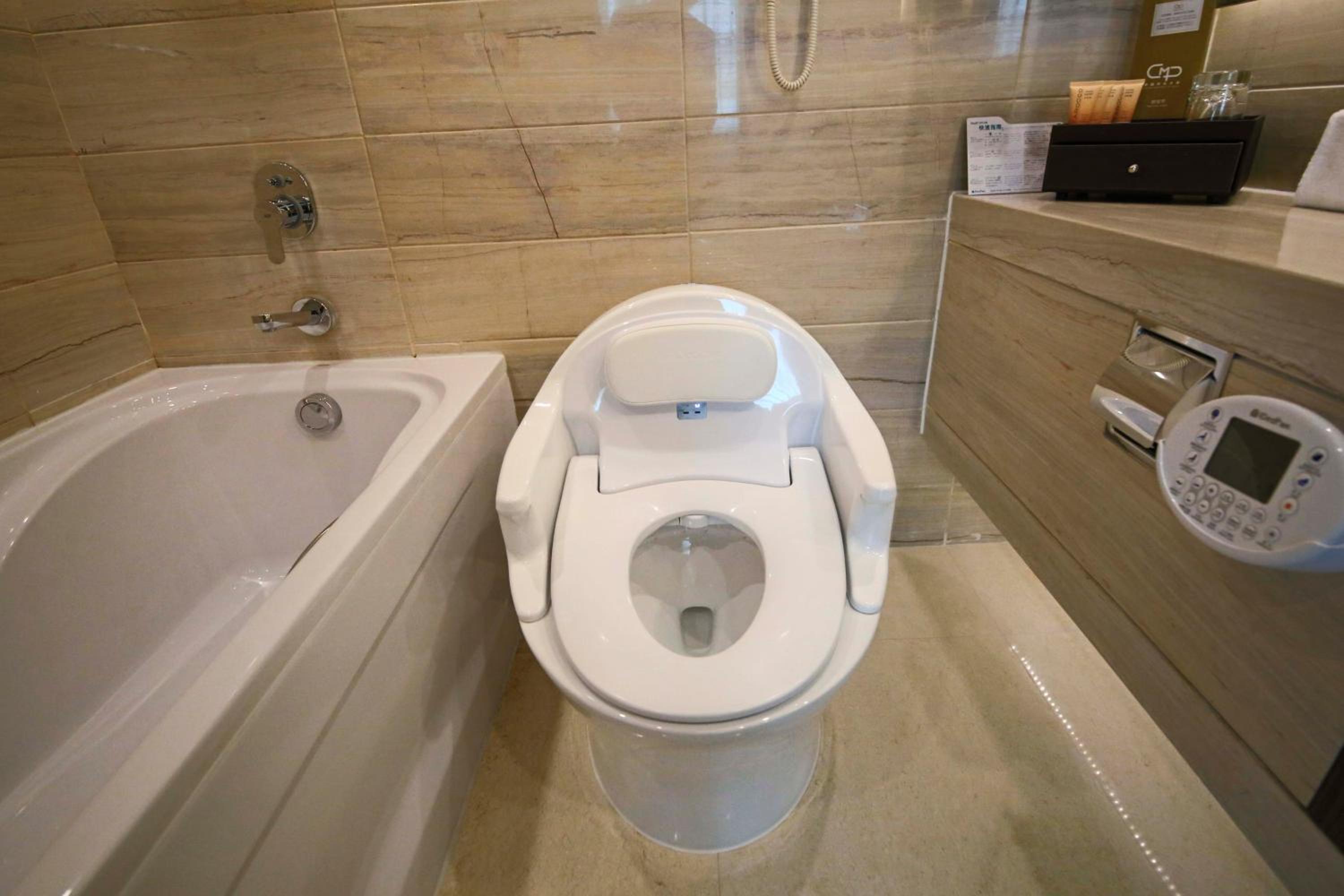 Executive Suite - Photo 6