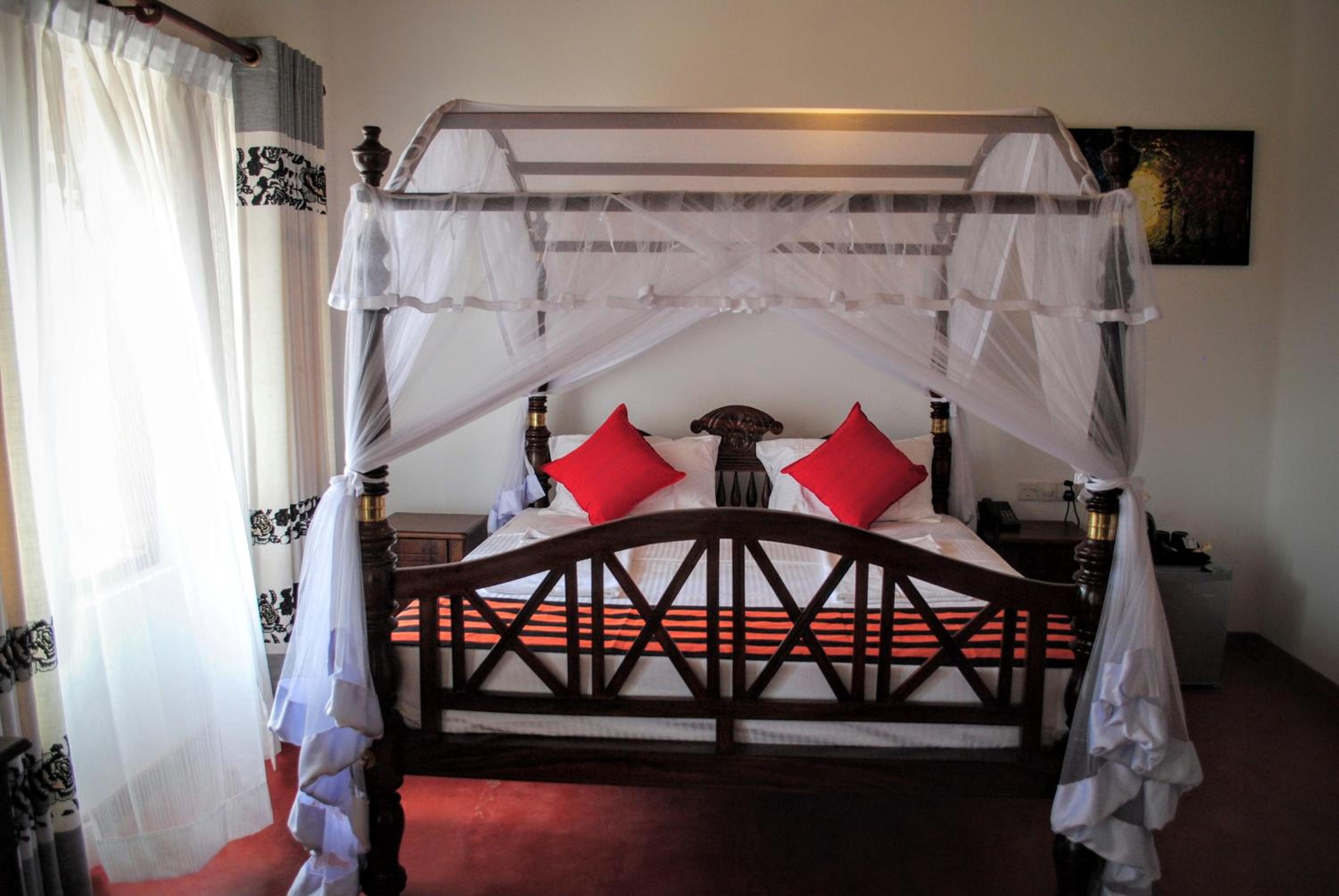 Deluxe Double Room - Free Airport Drop or Pick Up