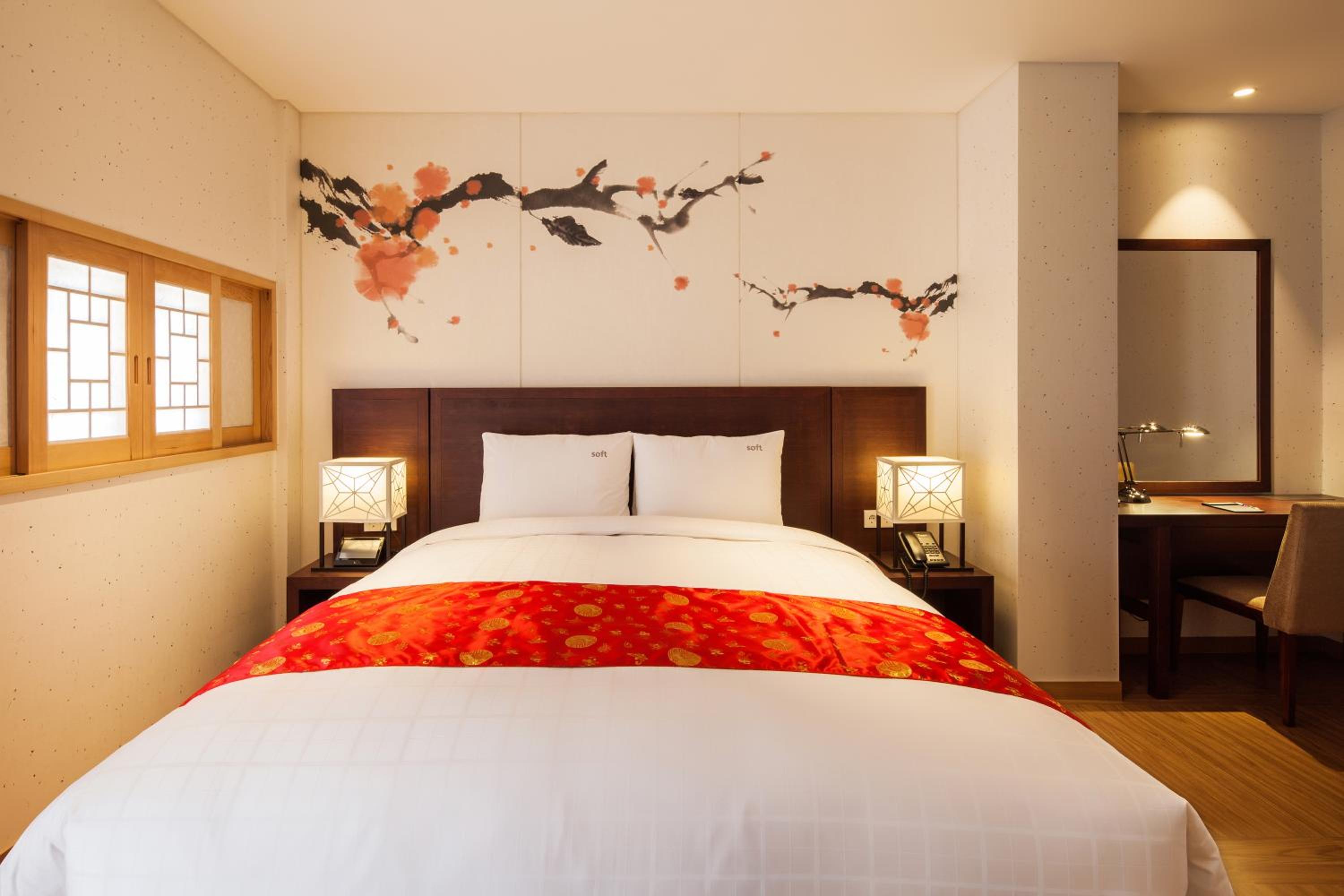 Deluxe Room With 1 Double Bed