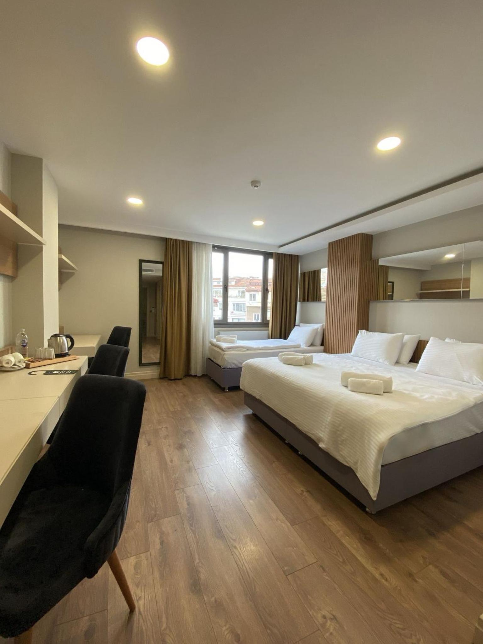 Family Room with Sea View photo 3