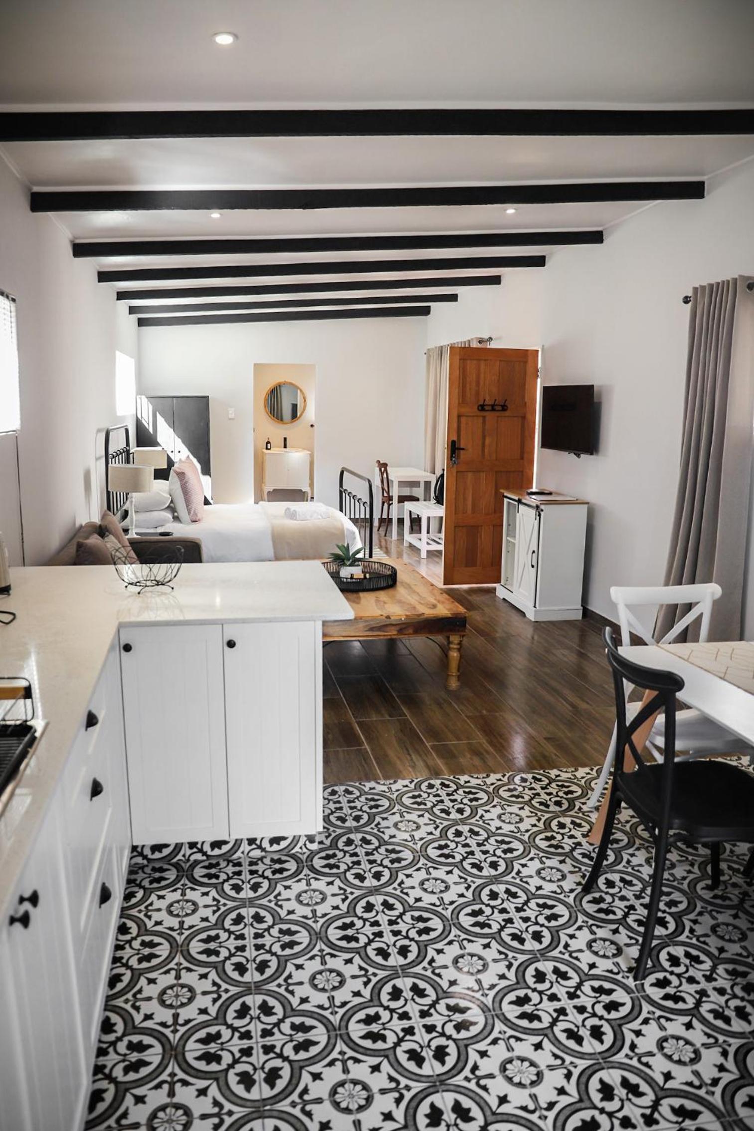 Luxury Apartment photo 2