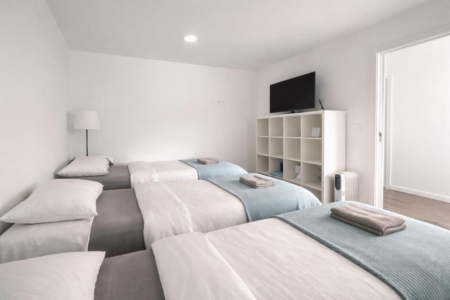 Comfort Triple Room with Shower photo 3