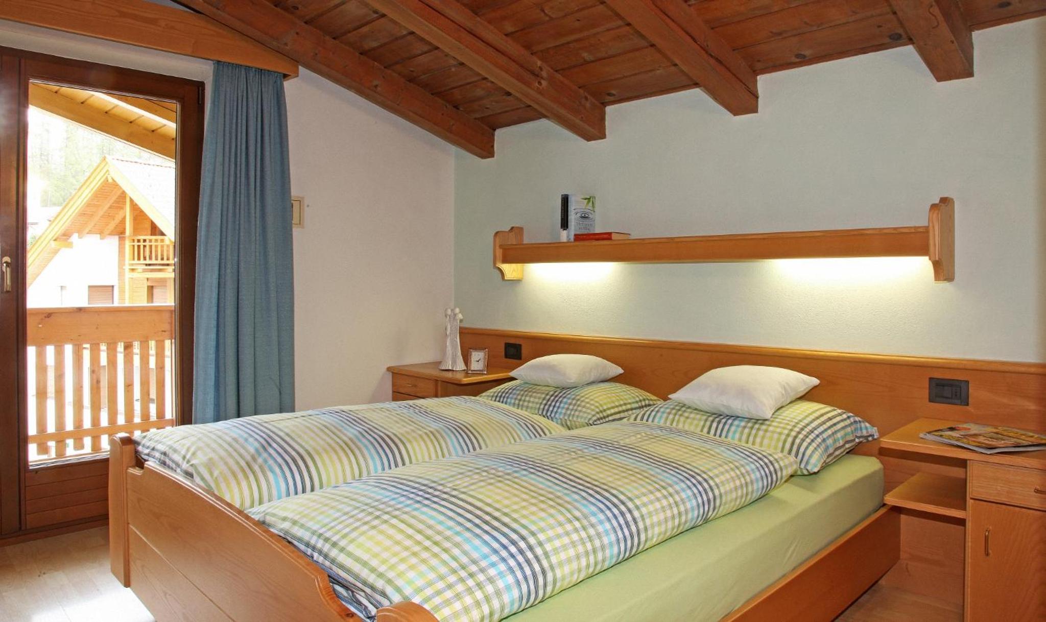 Superior One-Bedroom Apartment with Balcony and Mountain View - Photo 1