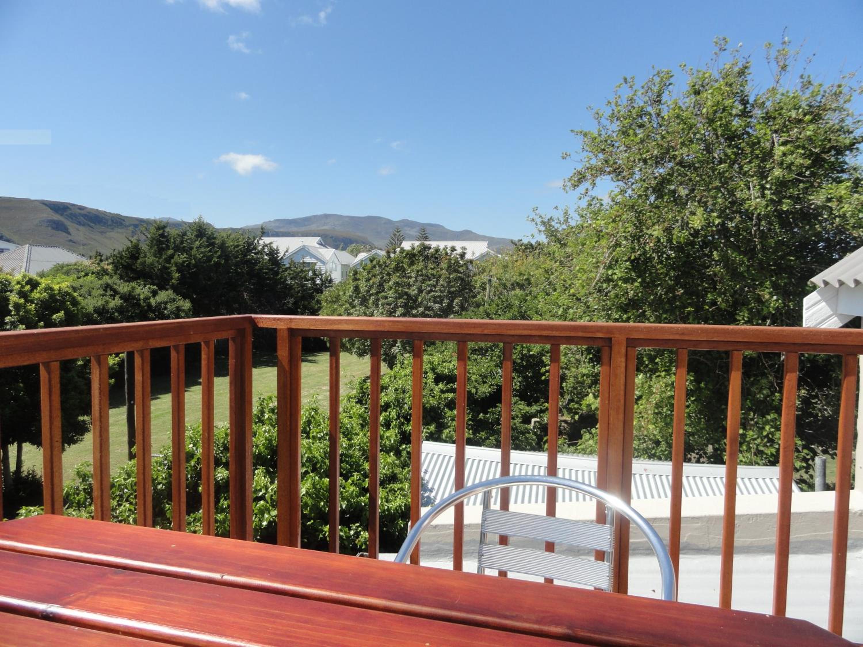 Studio with Balcony - Photo 5