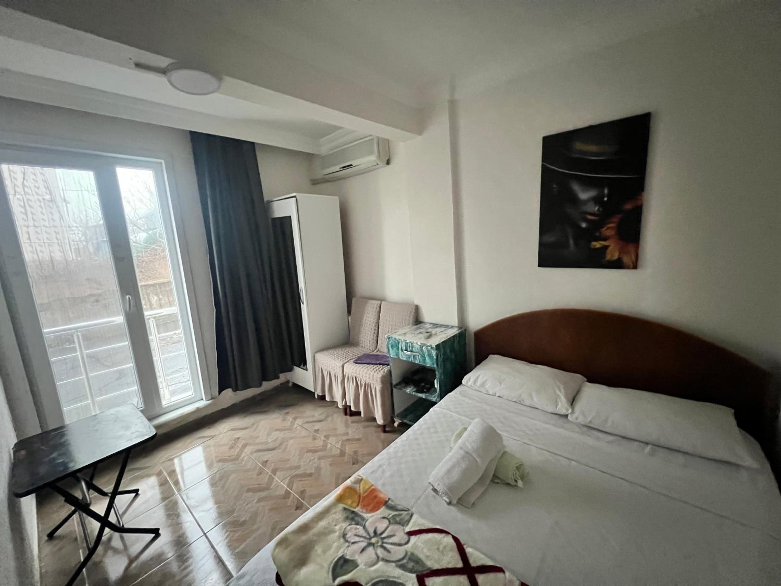 Large Single Room photo 1