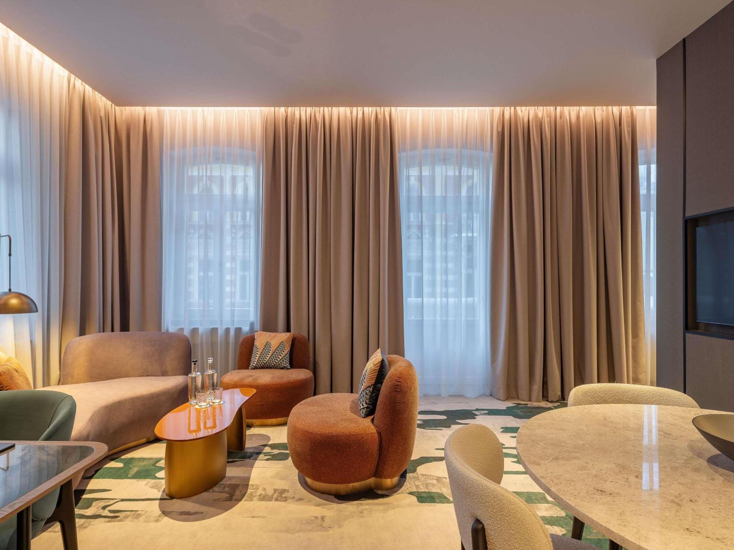 Executive Suite photo 2
