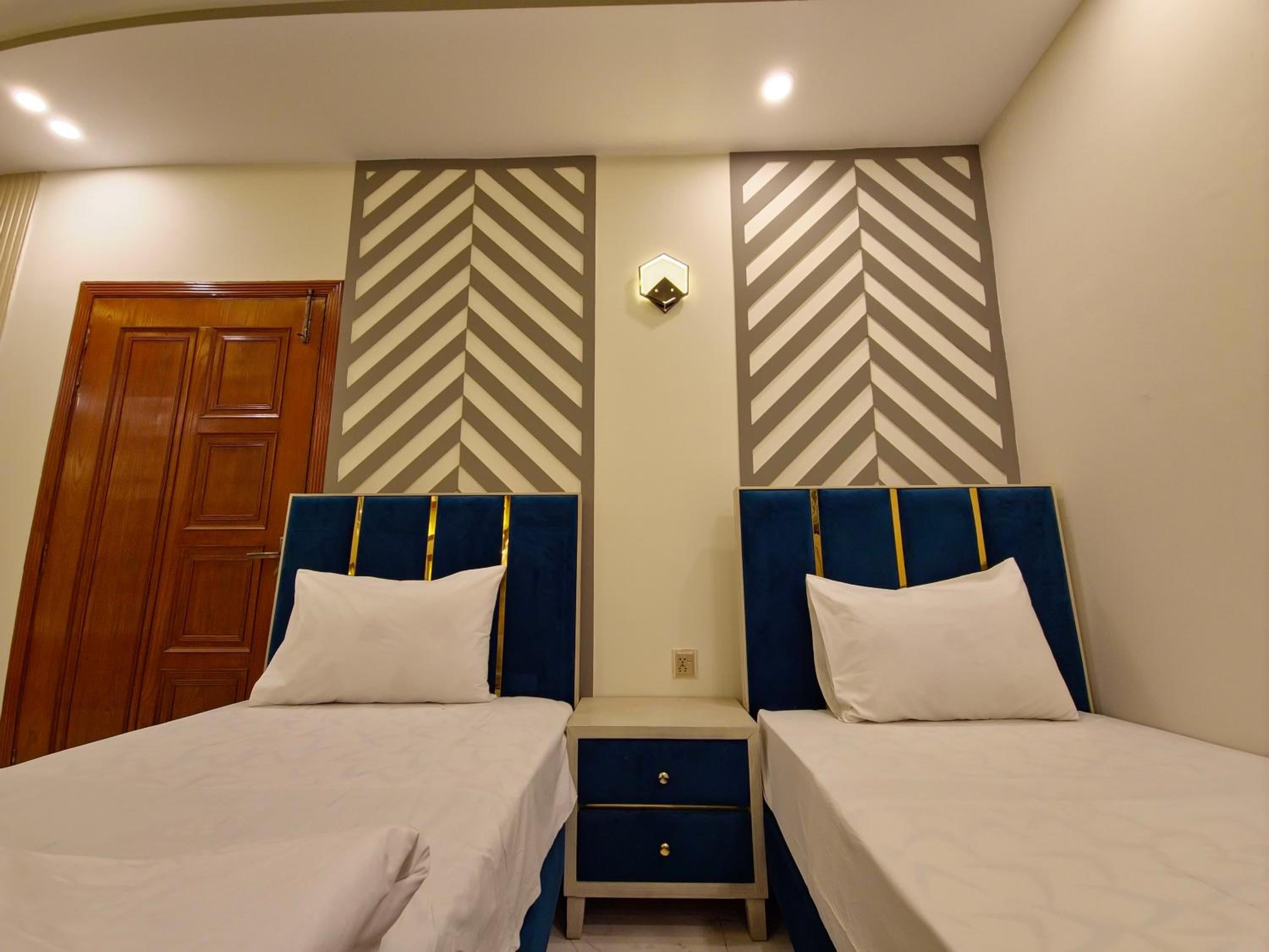 Deluxe Family Suite photo 2