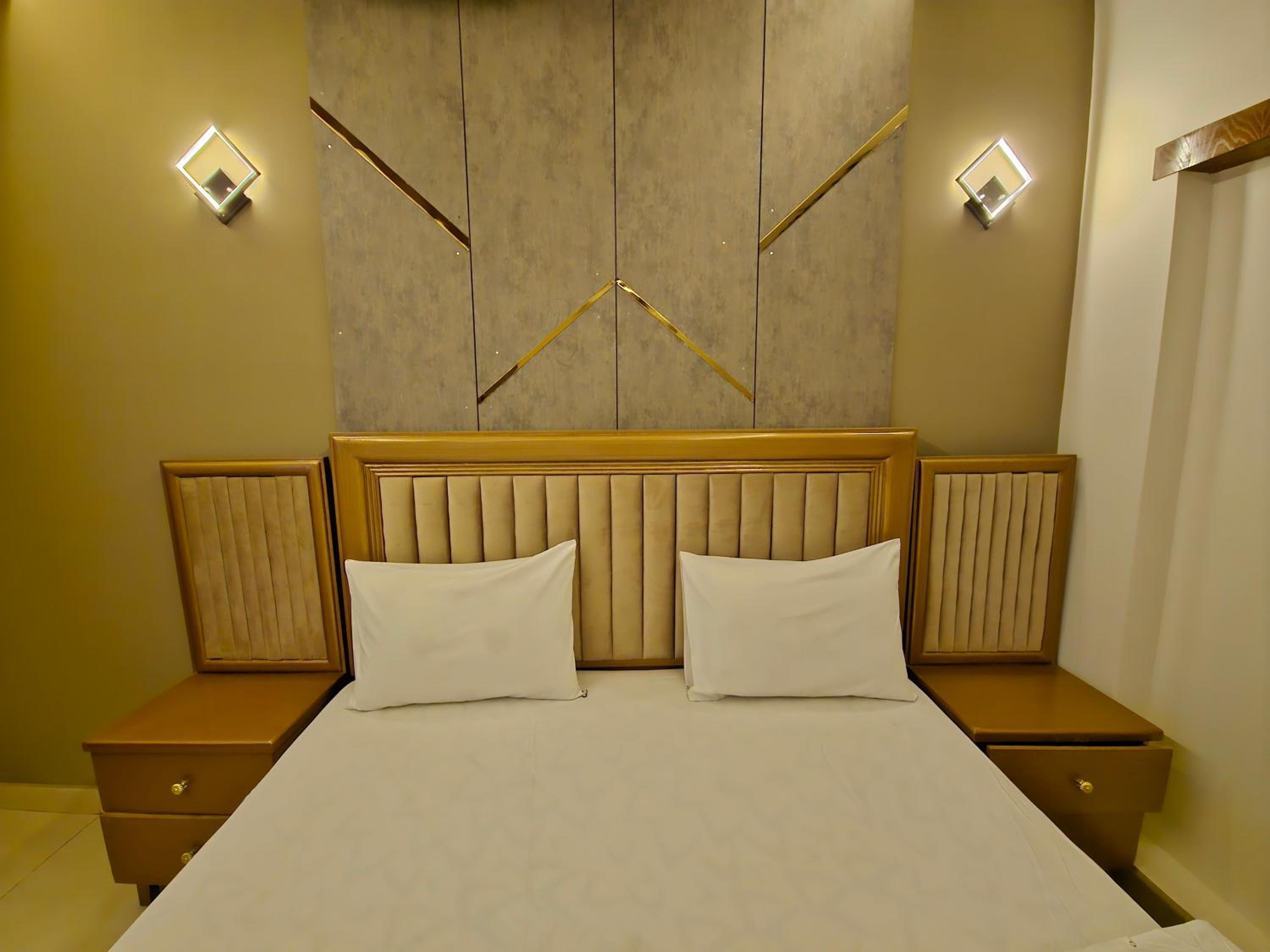Deluxe Triple Room photo 2