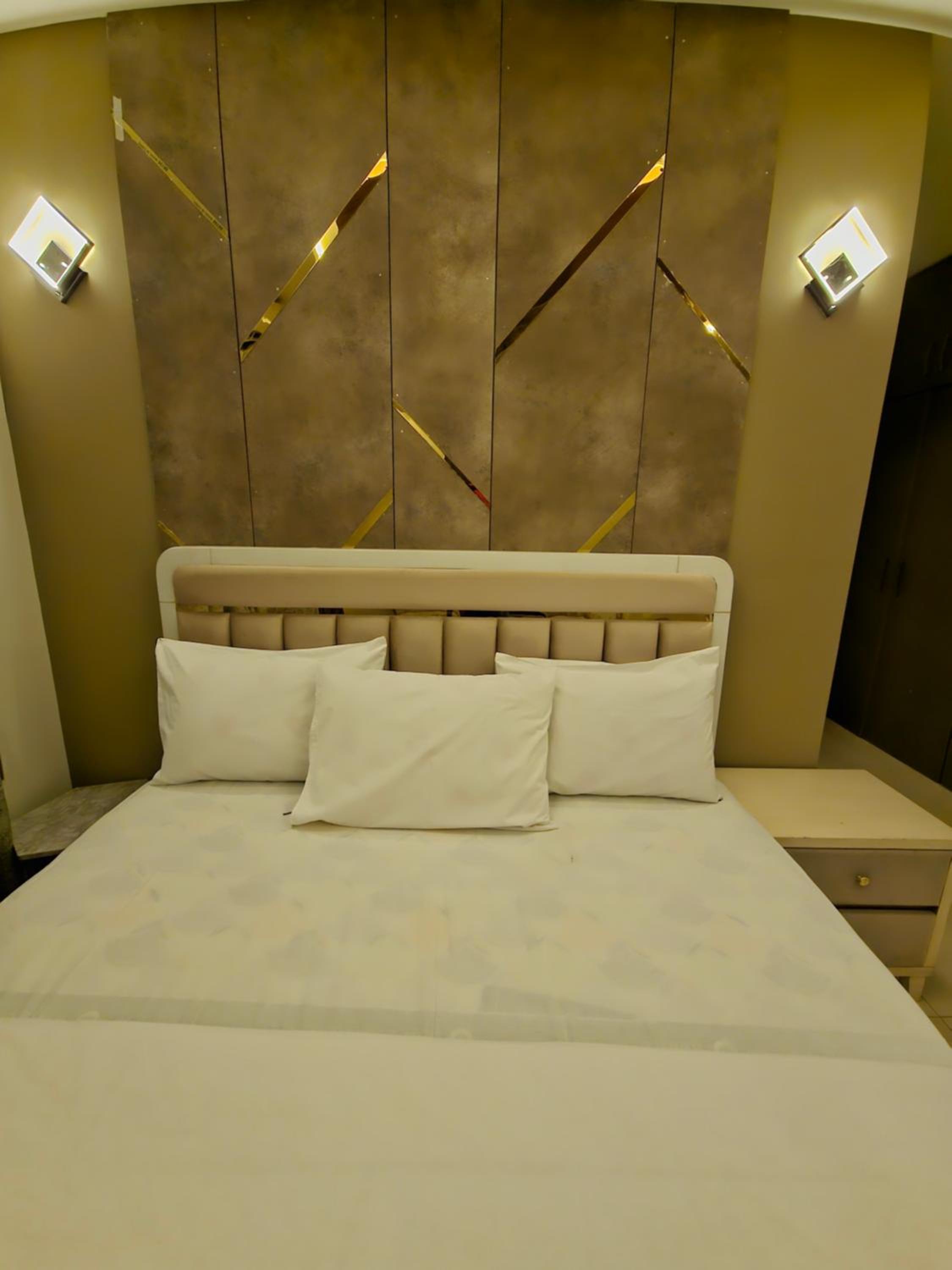 Deluxe King Room photo 1