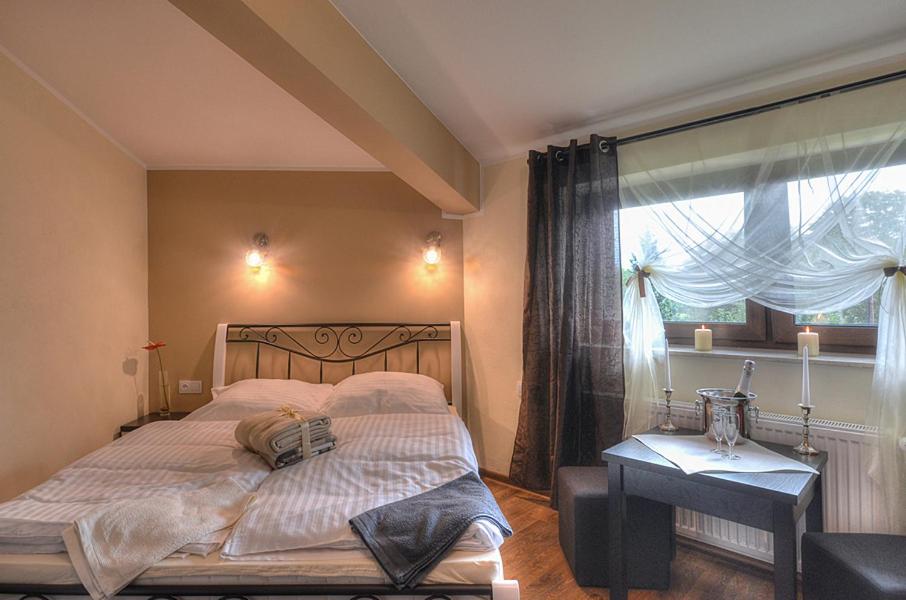 Double Room with Private Bathroom photo 2