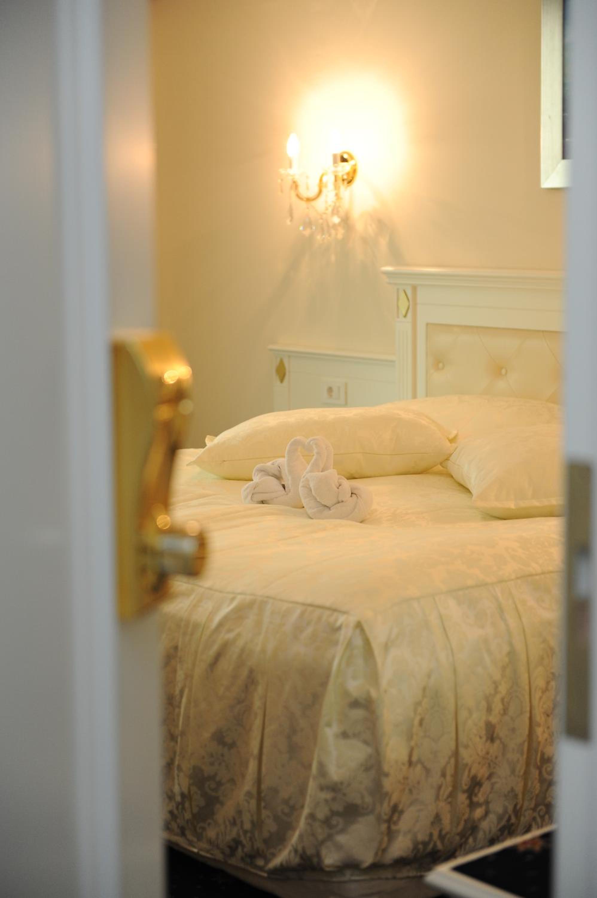 Deluxe Double Room - Photo 4