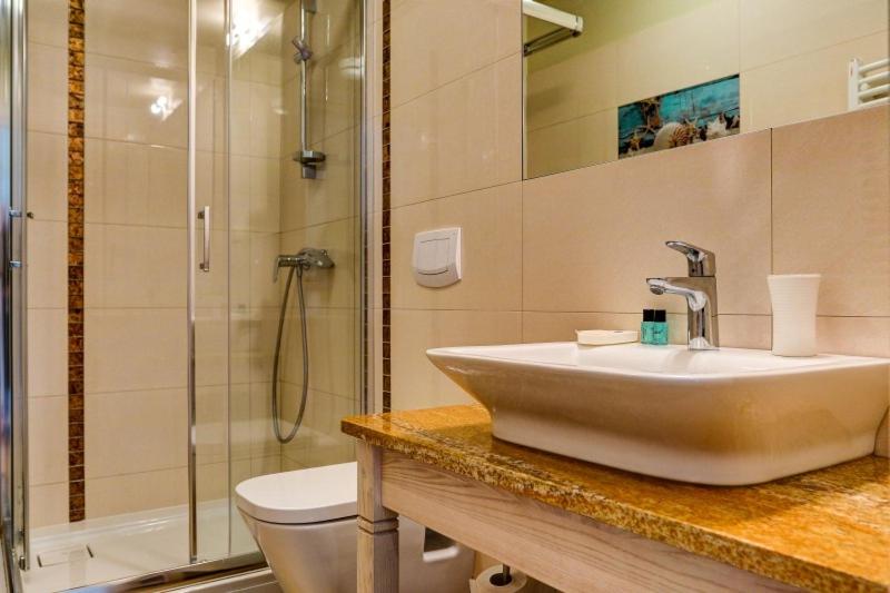 Twin Room - Photo 2
