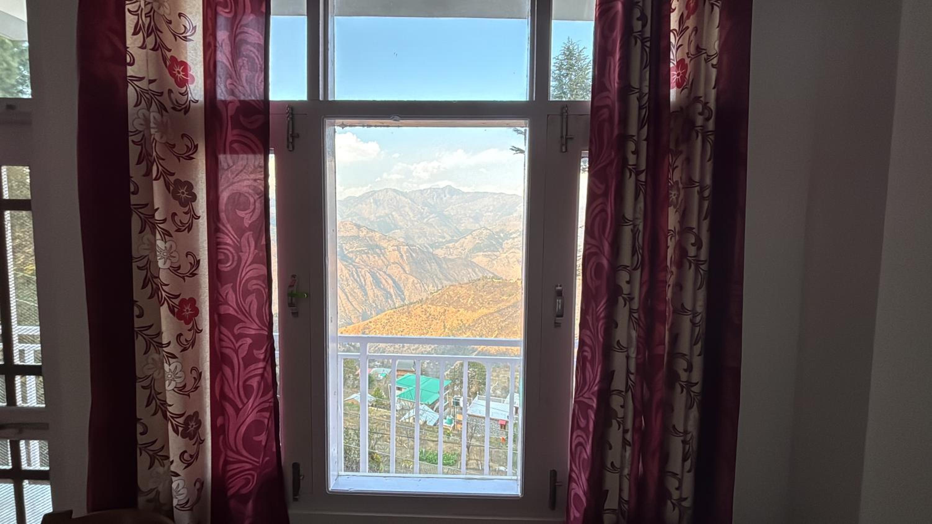 Family Room with Mountain View photo 2