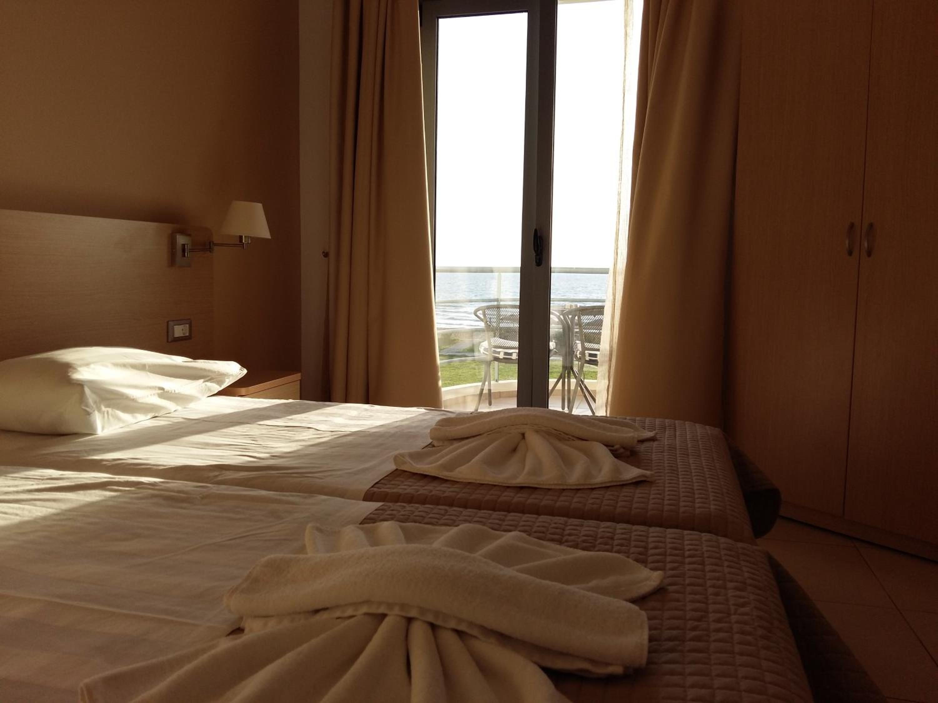 Deluxe Double Room with Sea View - Photo 7