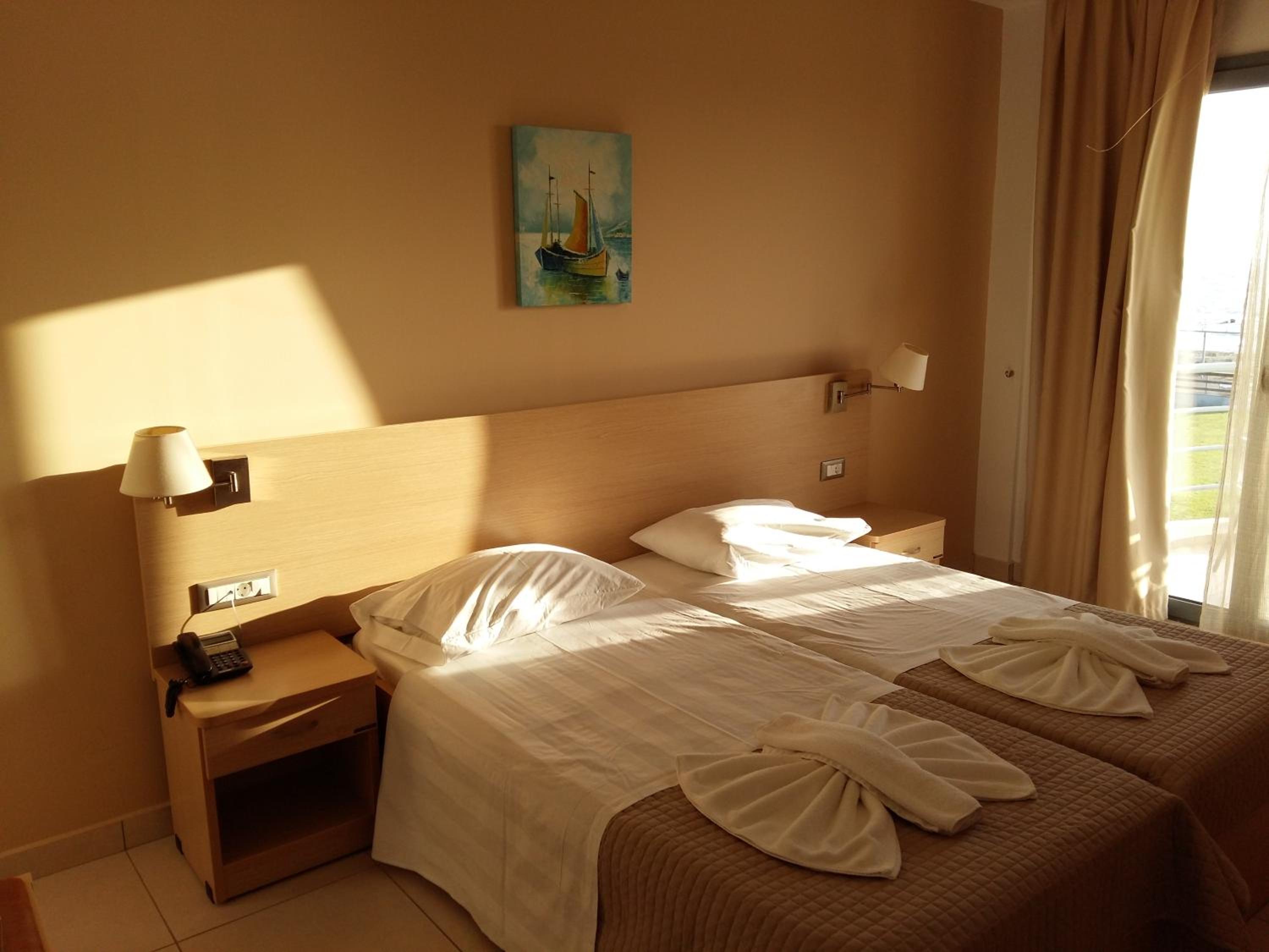 Deluxe Double Room with Sea View - Photo 5