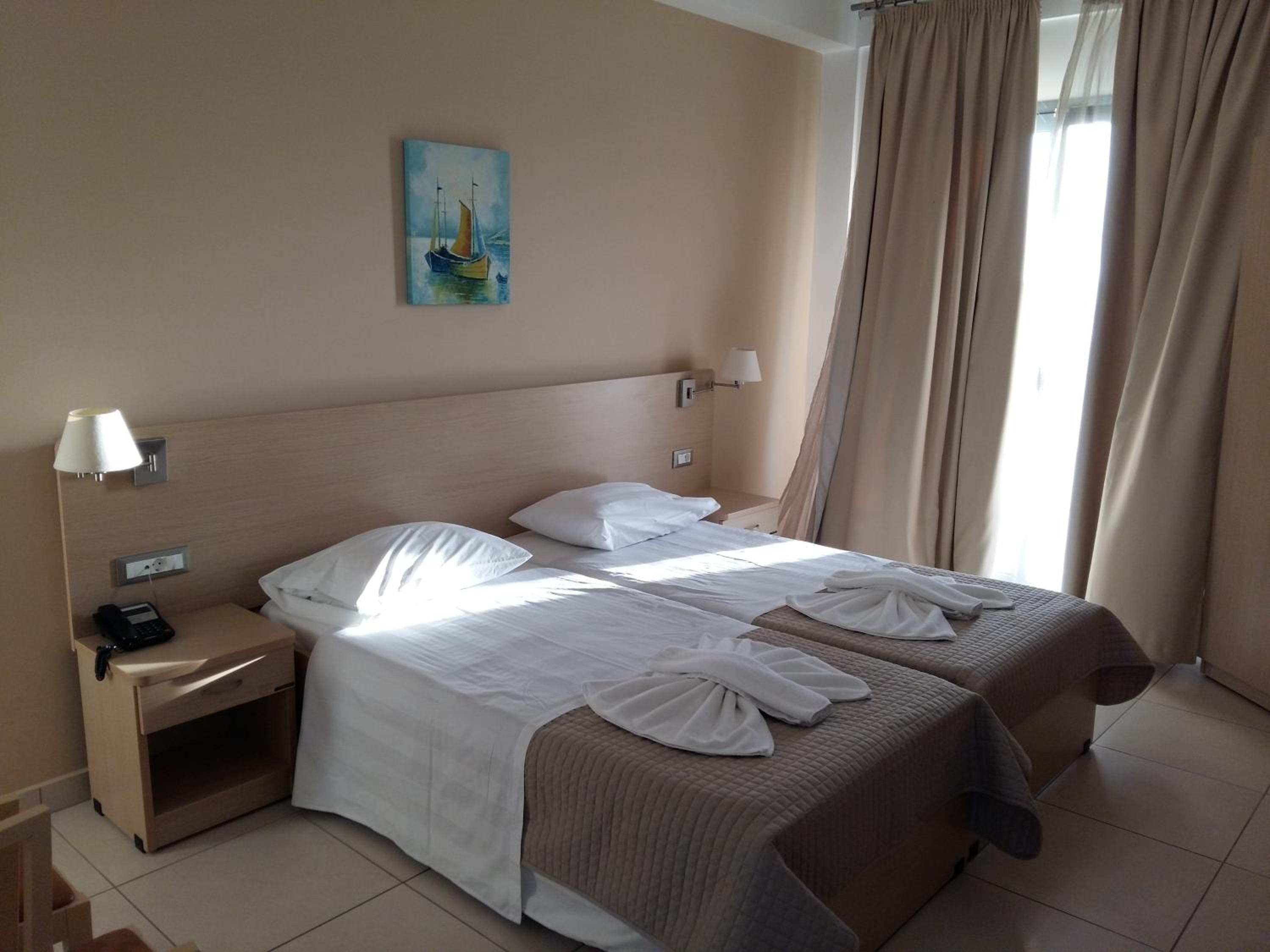 Deluxe Double Room with Sea View - Photo 6