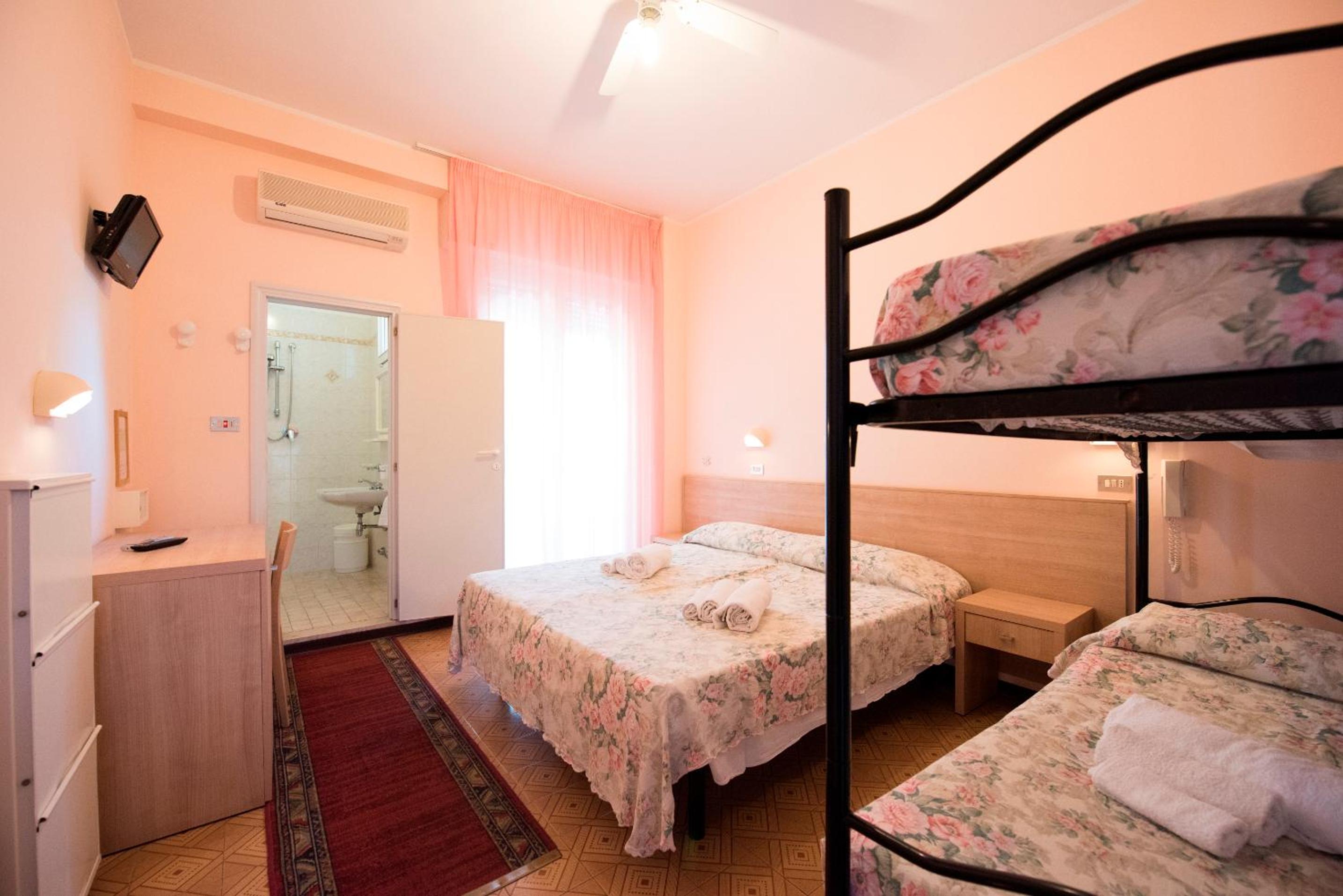 Quadruple Room photo 1