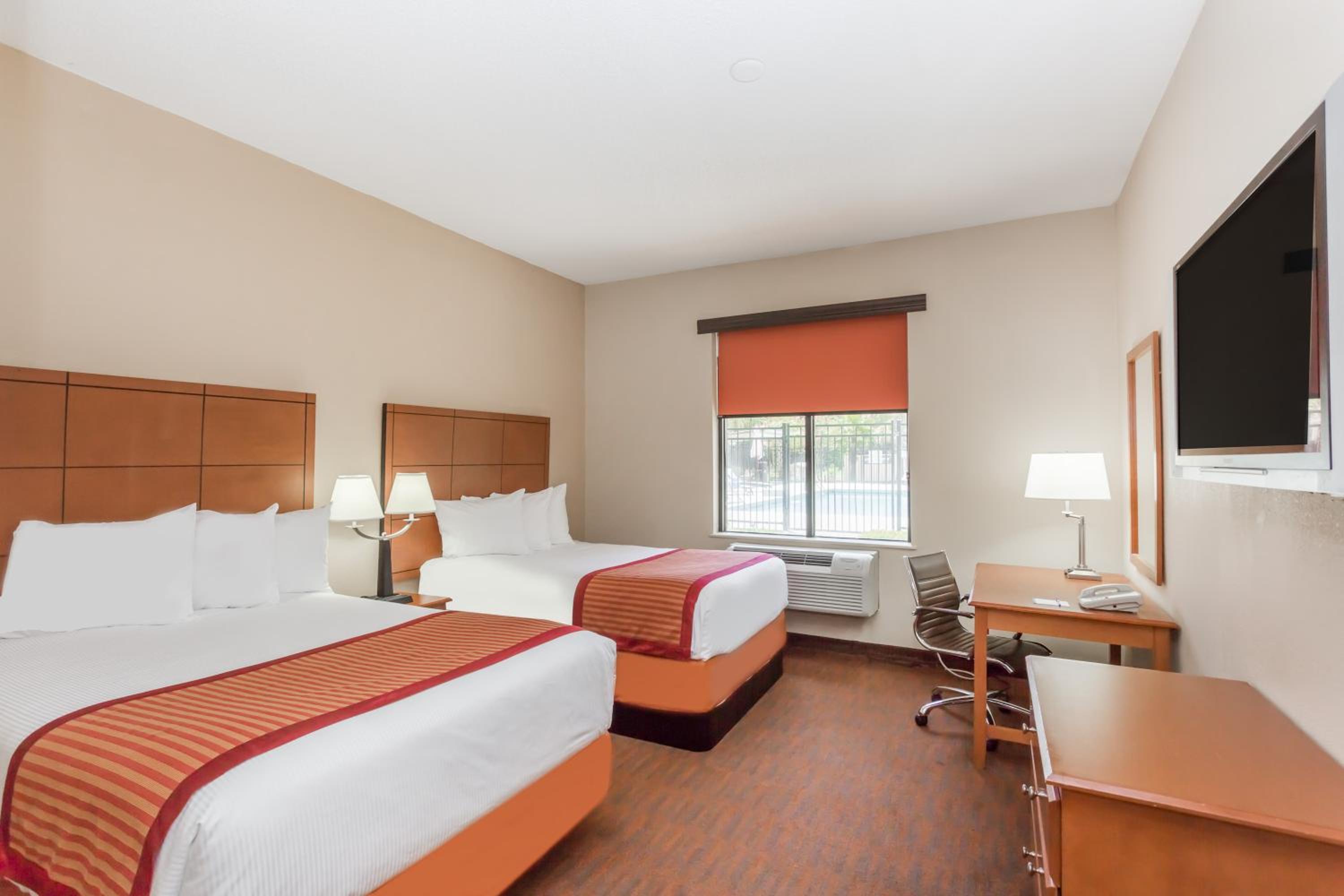Family and Friends Suite with Two Double Beds and Two Single Beds - Non-Smoking - Photo 2