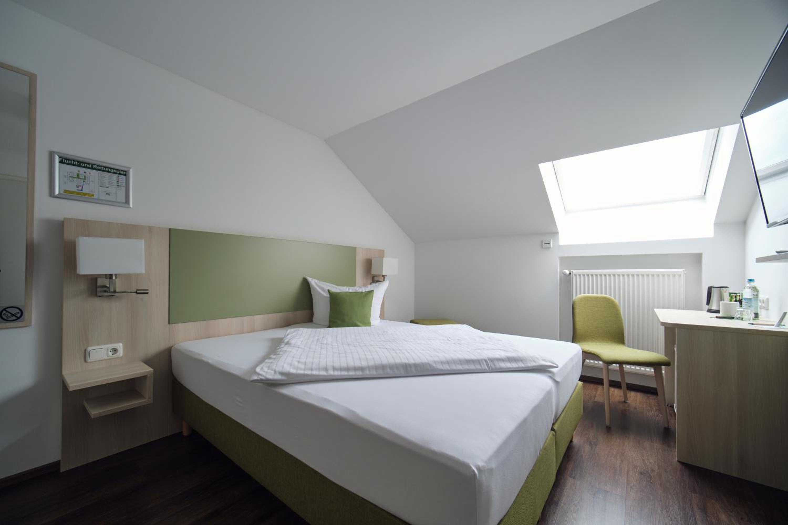 Economy Doppelzimmer mit Queensize-Bett photo 2