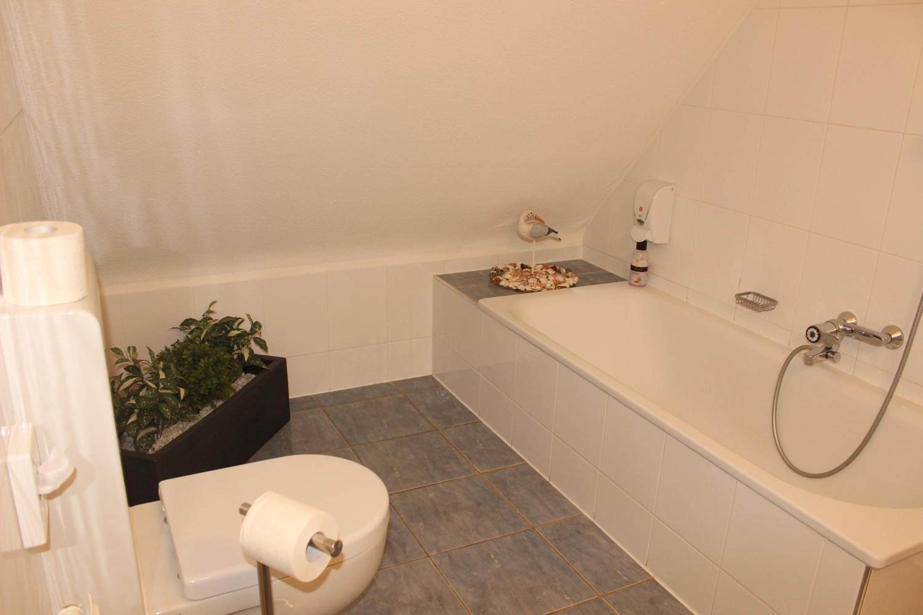 Double or Twin Room - Photo 5