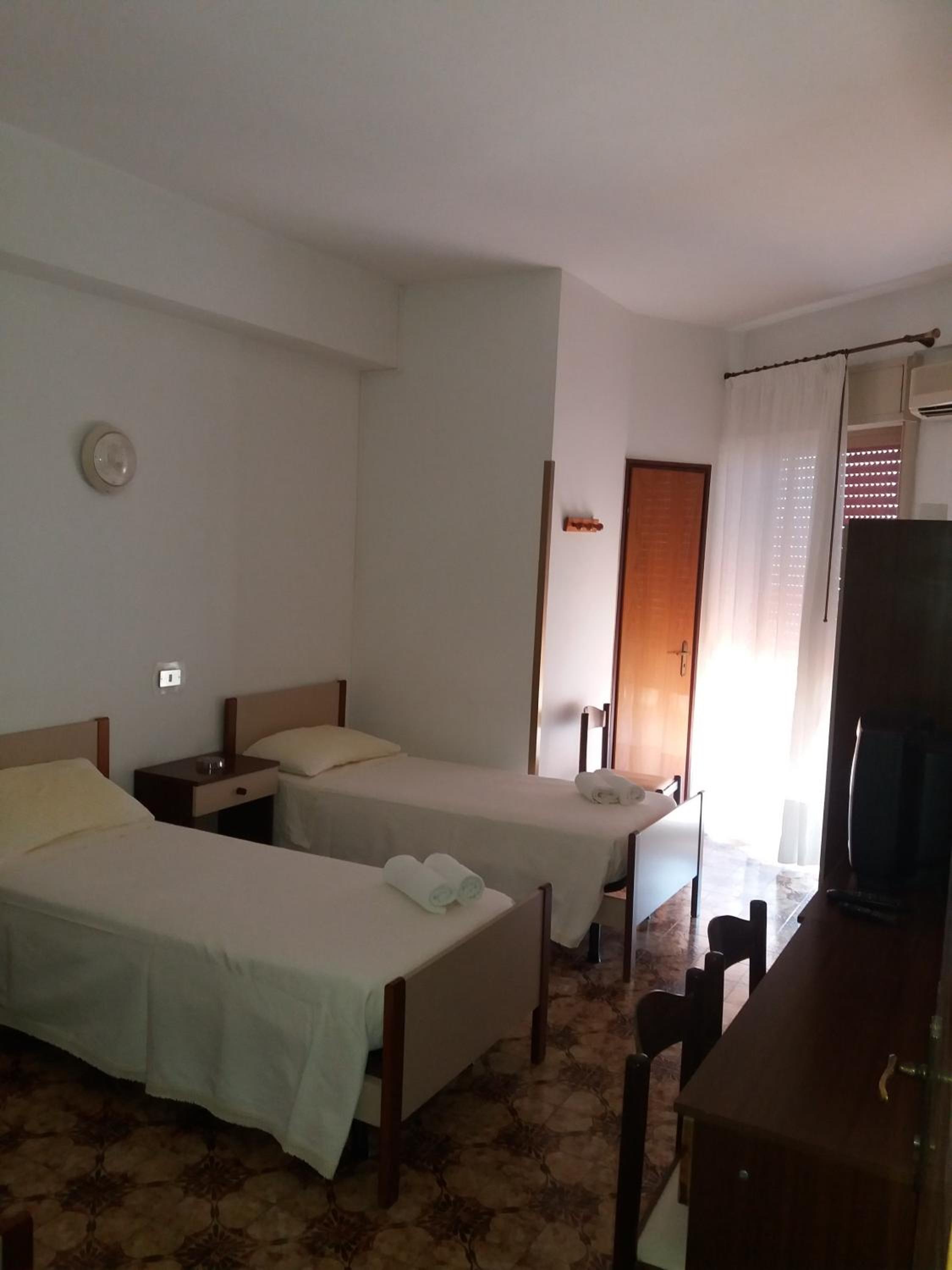 Standard Double or Twin Room with Balcony - Photo 1