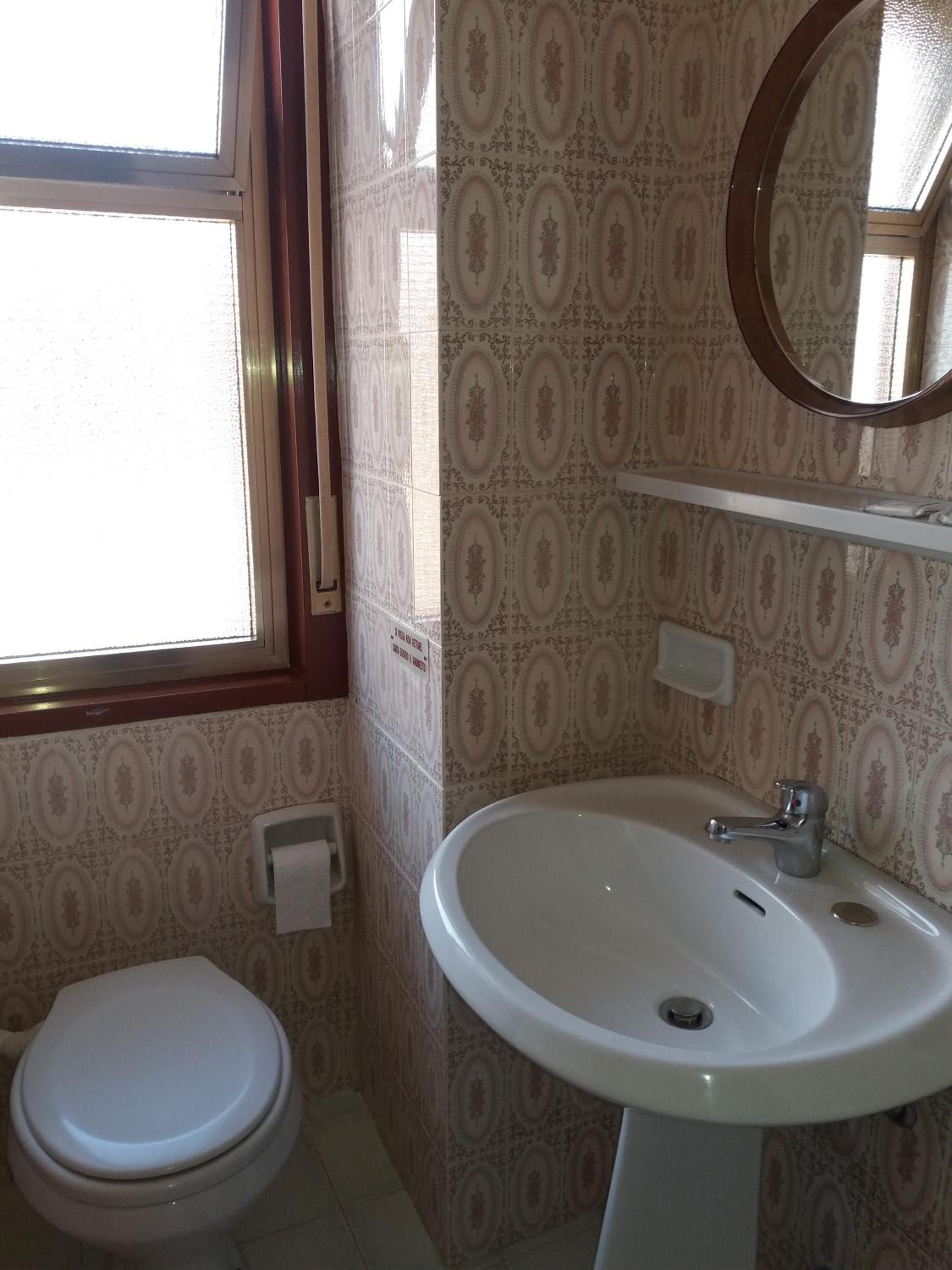 Single Room with Balcony photo 3